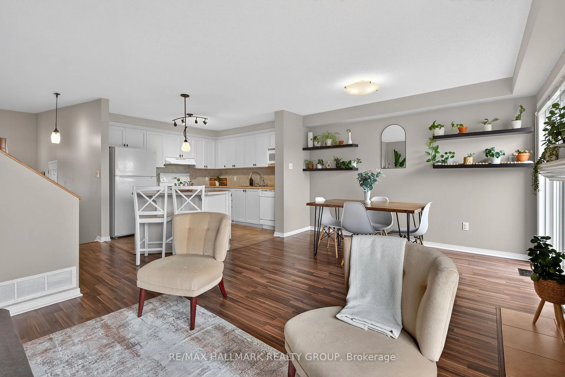 Photo 10 of Unit 74, 404 Hillsboro Private, Ottawa, Kanata - Emerald Meadows/Trailwest — HOMEH