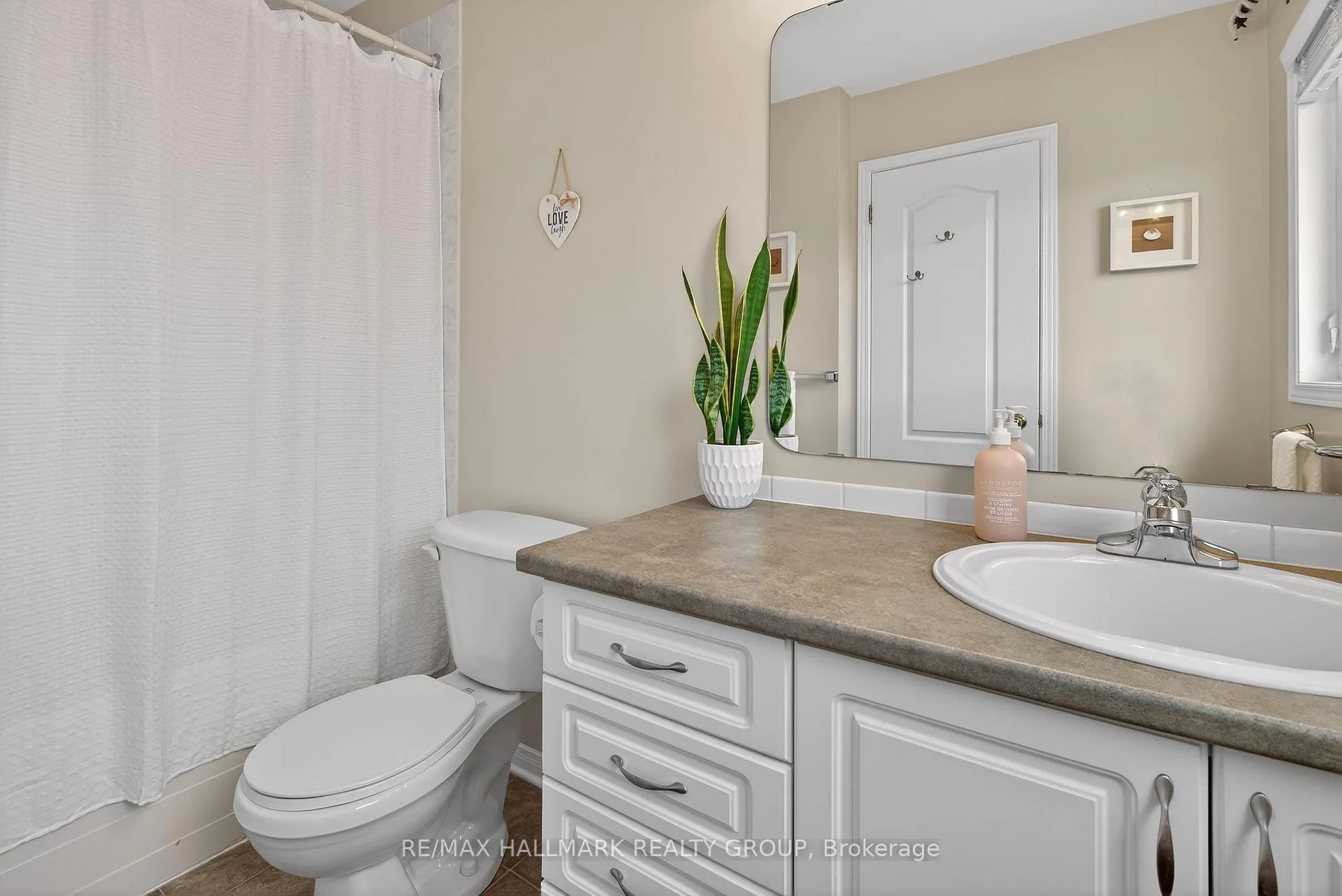 Photo 26 of Unit 74, 404 Hillsboro Private, Ottawa, Kanata - Emerald Meadows/Trailwest — HOMEH