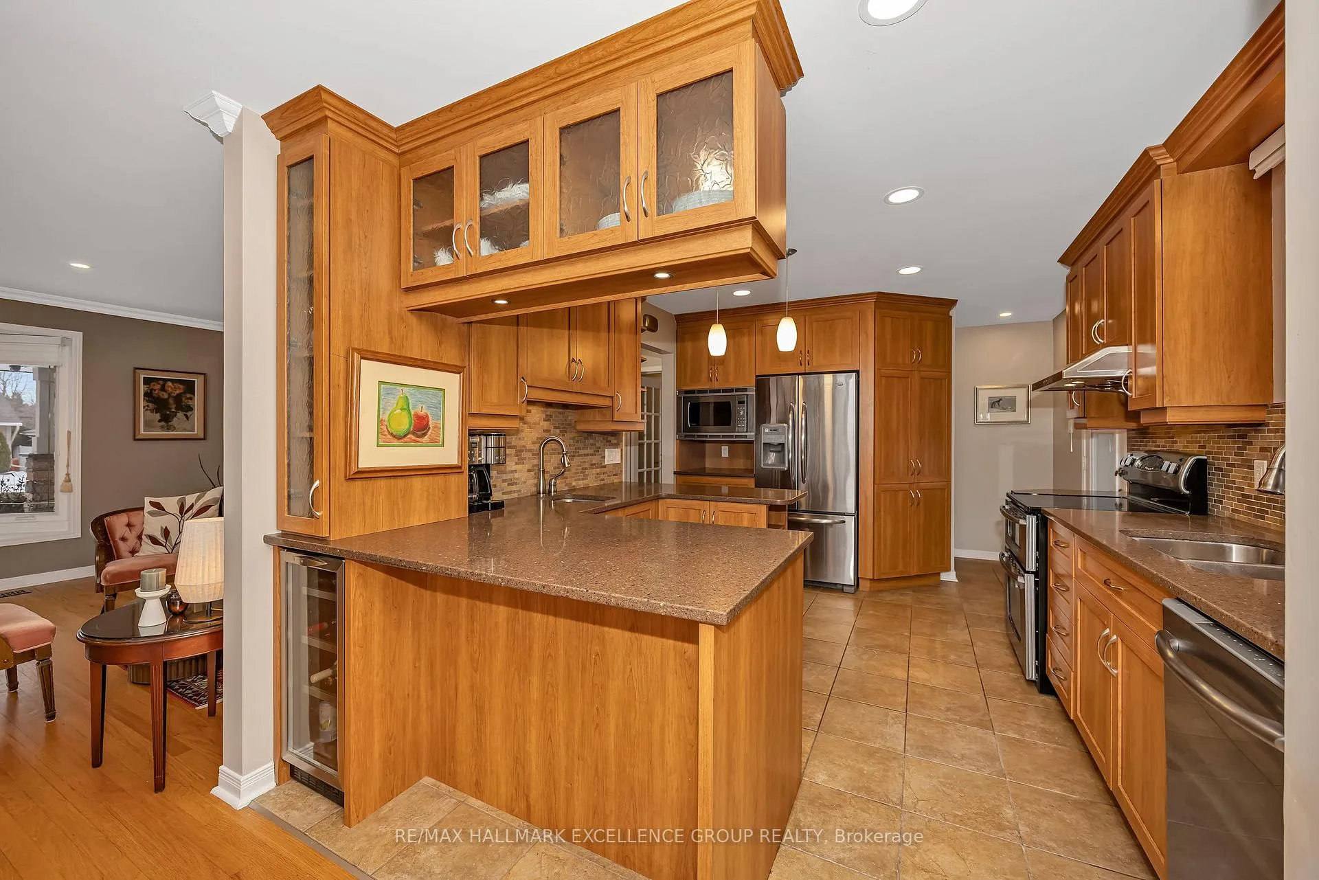 Photo 9 of 2691 Colman Street, Ottawa, Riverside Park — HOMEH