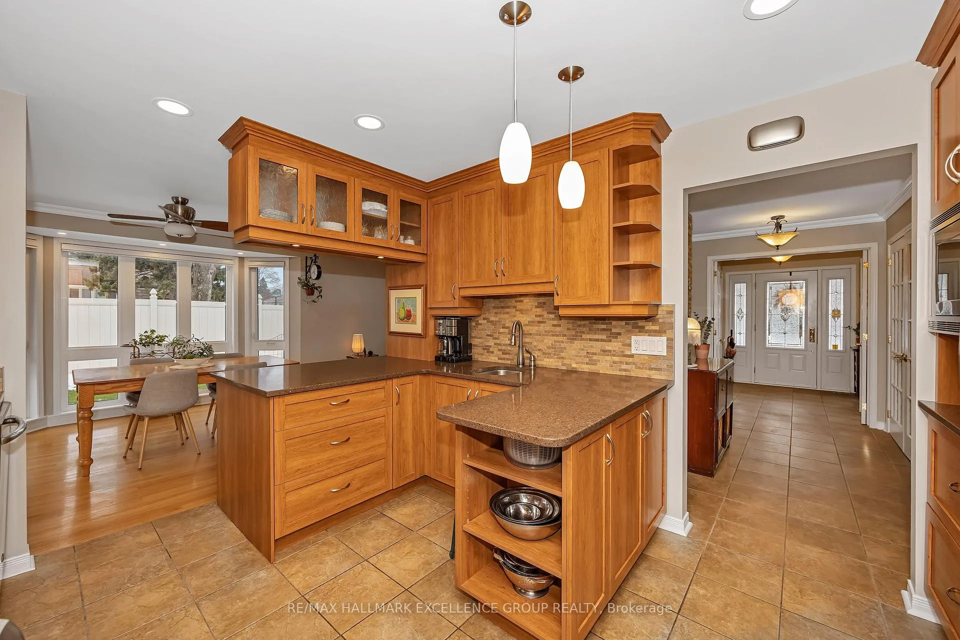 Photo 10 of 2691 Colman Street, Ottawa, Riverside Park — HOMEH