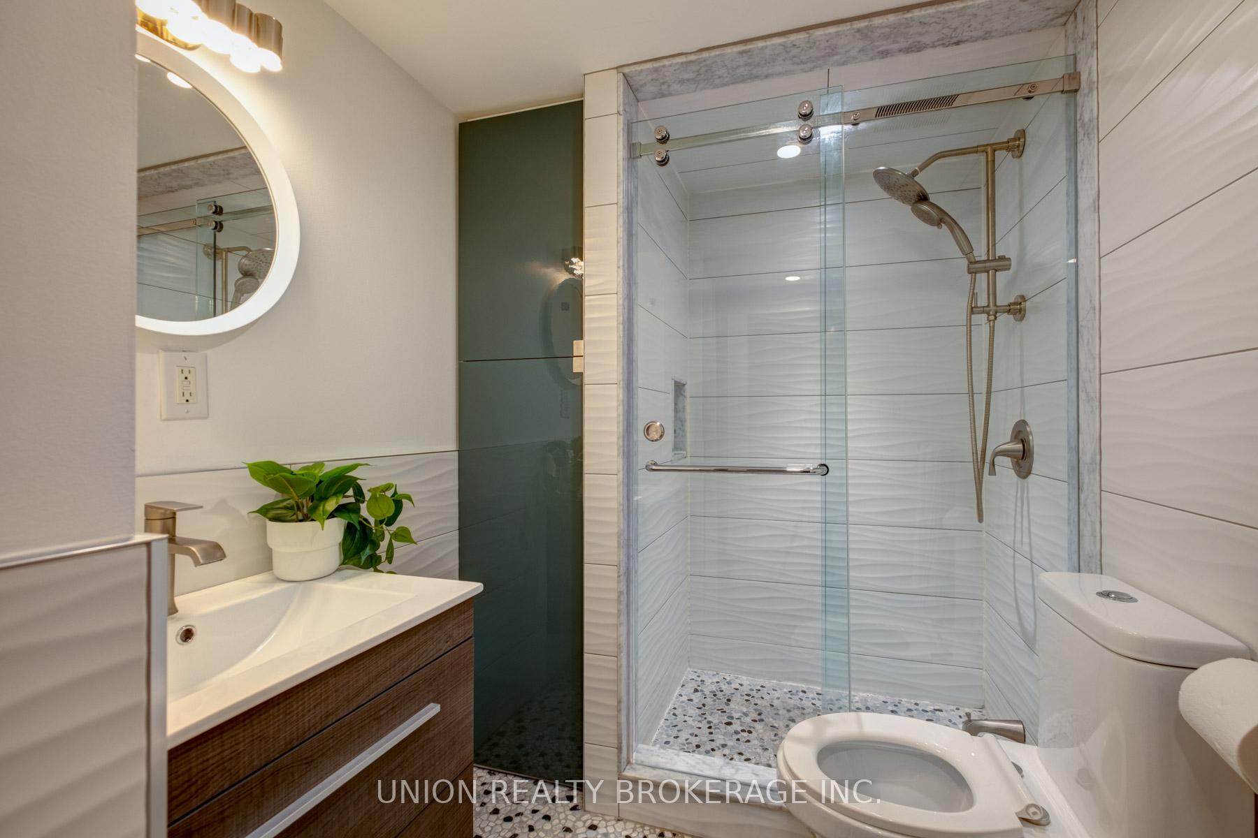 Photo 17 of 186 Leslie Street, Toronto, South Riverdale — HOMEH