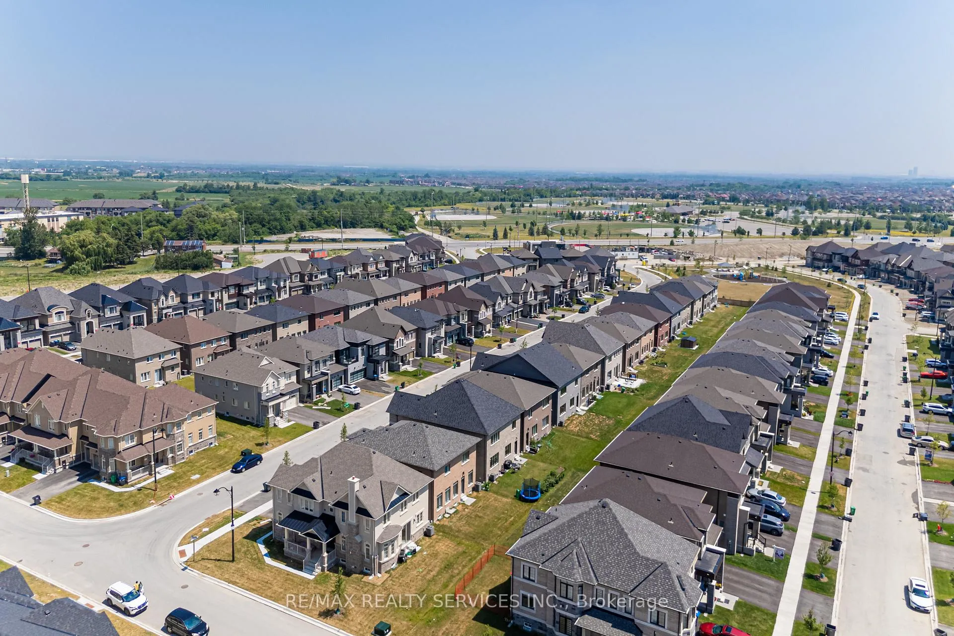 Photo 4 of 40 Icon Street, Brampton, Sandringham-Wellington North — HOMEH
