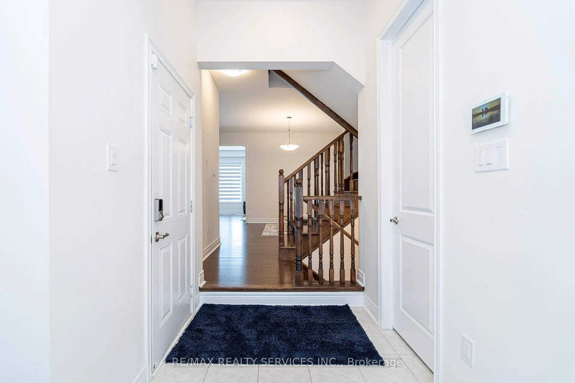 Photo 11 of 40 Icon Street, Brampton, Sandringham-Wellington North — HOMEH