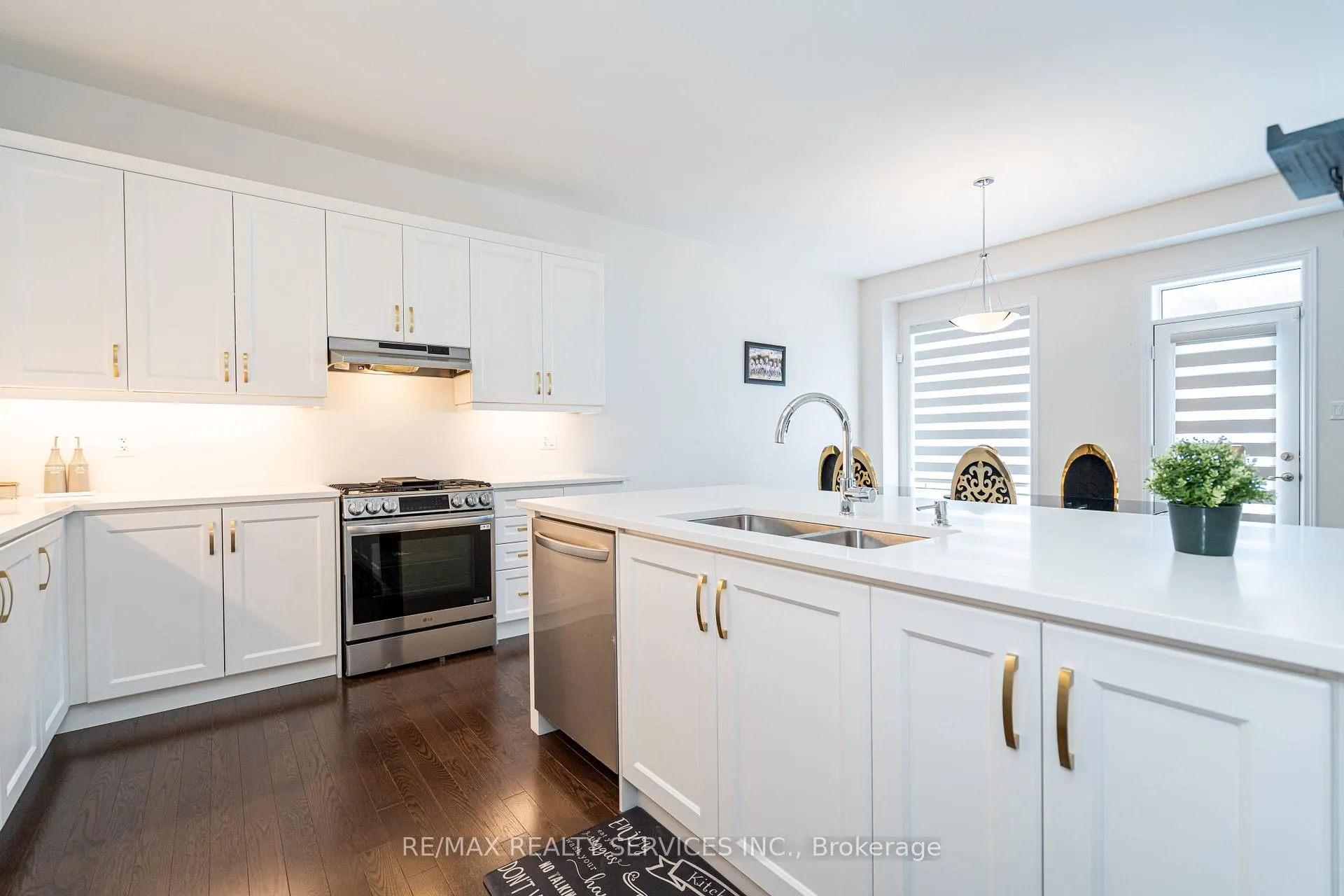 Photo 21 of 40 Icon Street, Brampton, Sandringham-Wellington North — HOMEH