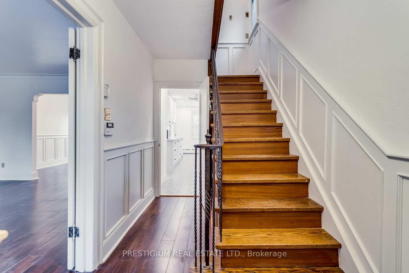 Photo 3 of 87 Elwood Boulevard, Toronto, Lawrence Park South — HOMEH