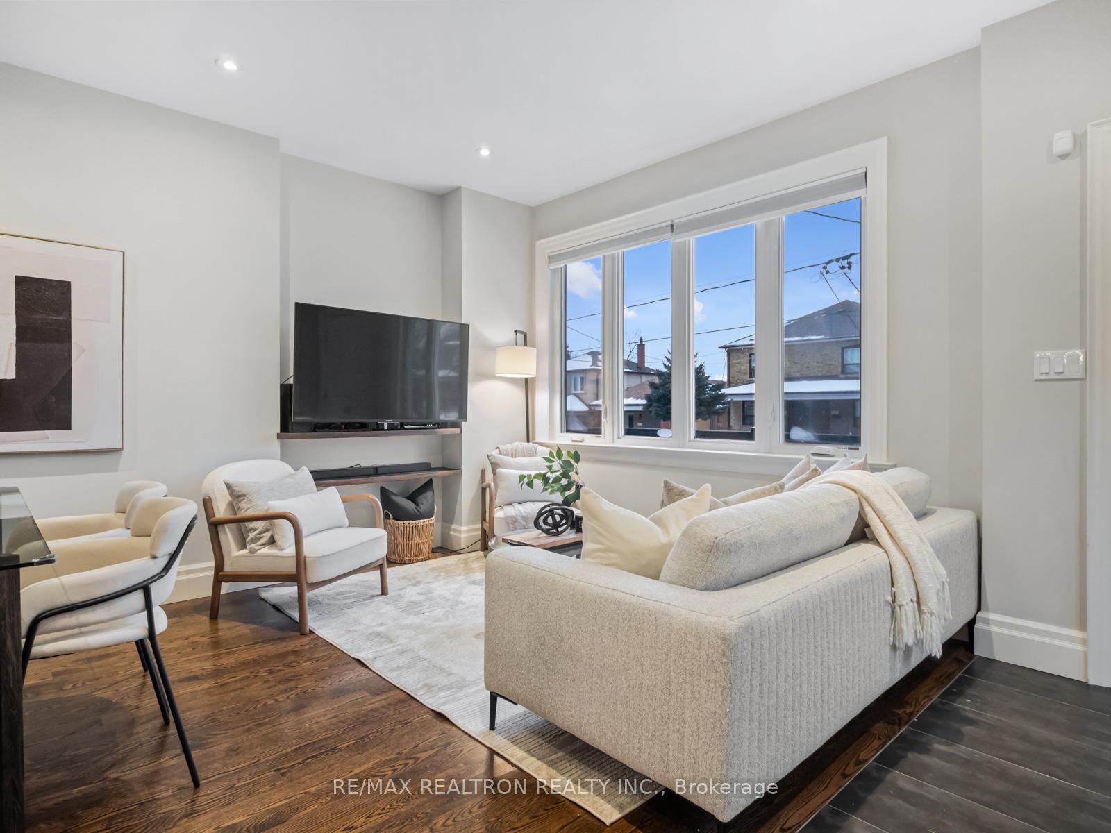 Photo 3 of 517 Northcliffe Boulevard, Toronto, Oakwood Village — HOMEH