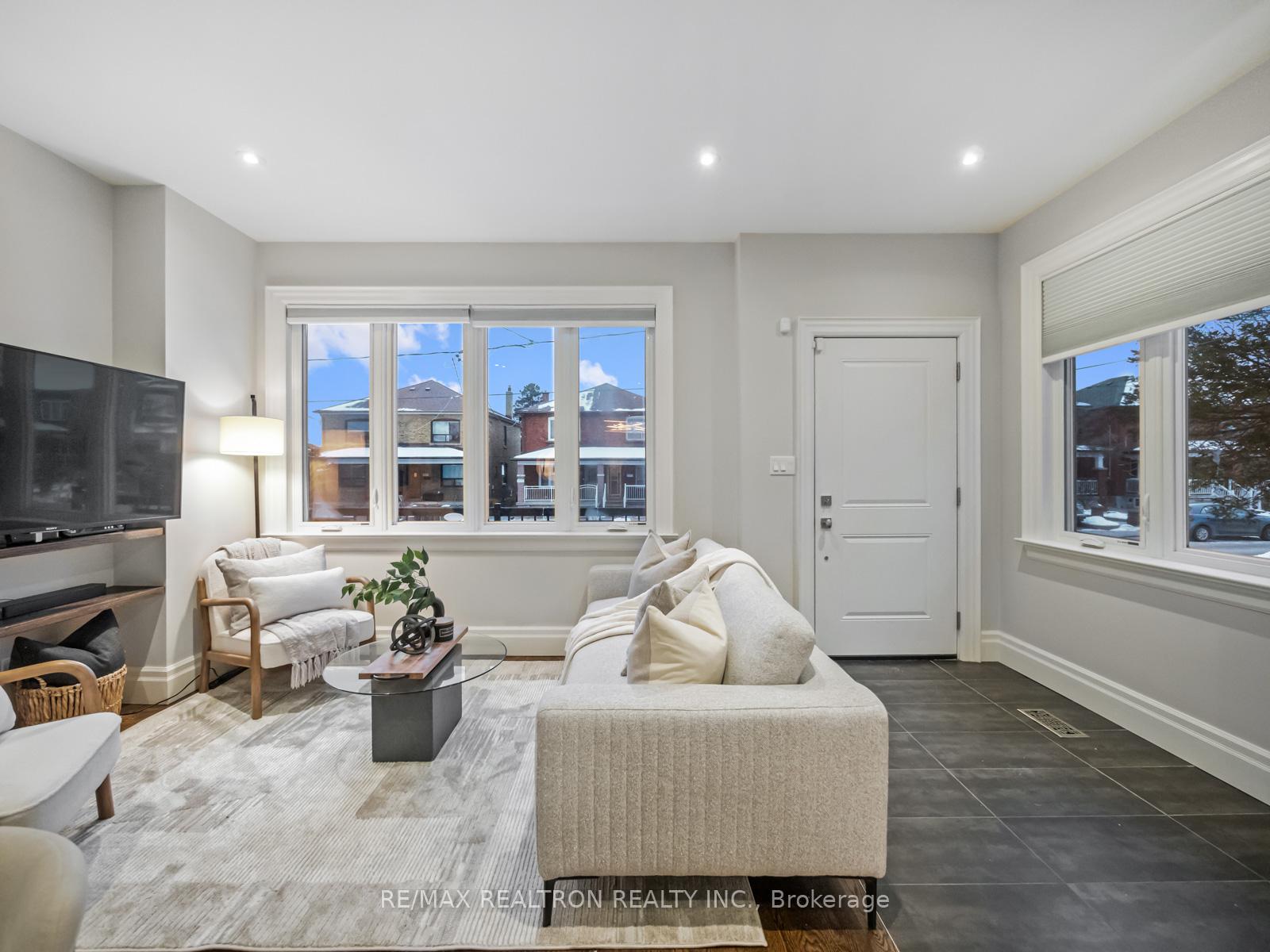 Photo 2 of 517 Northcliffe Boulevard, Toronto, Oakwood Village — HOMEH