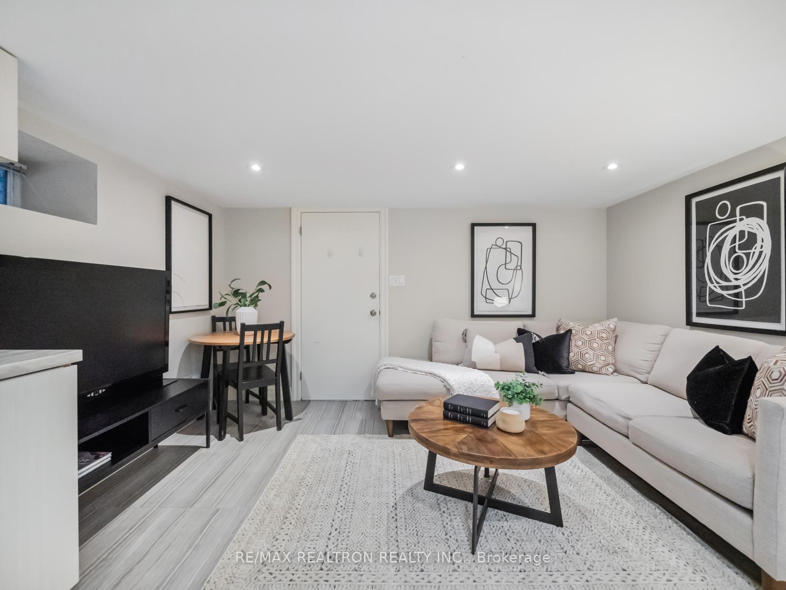 Photo 19 of 517 Northcliffe Boulevard, Toronto, Oakwood Village — HOMEH