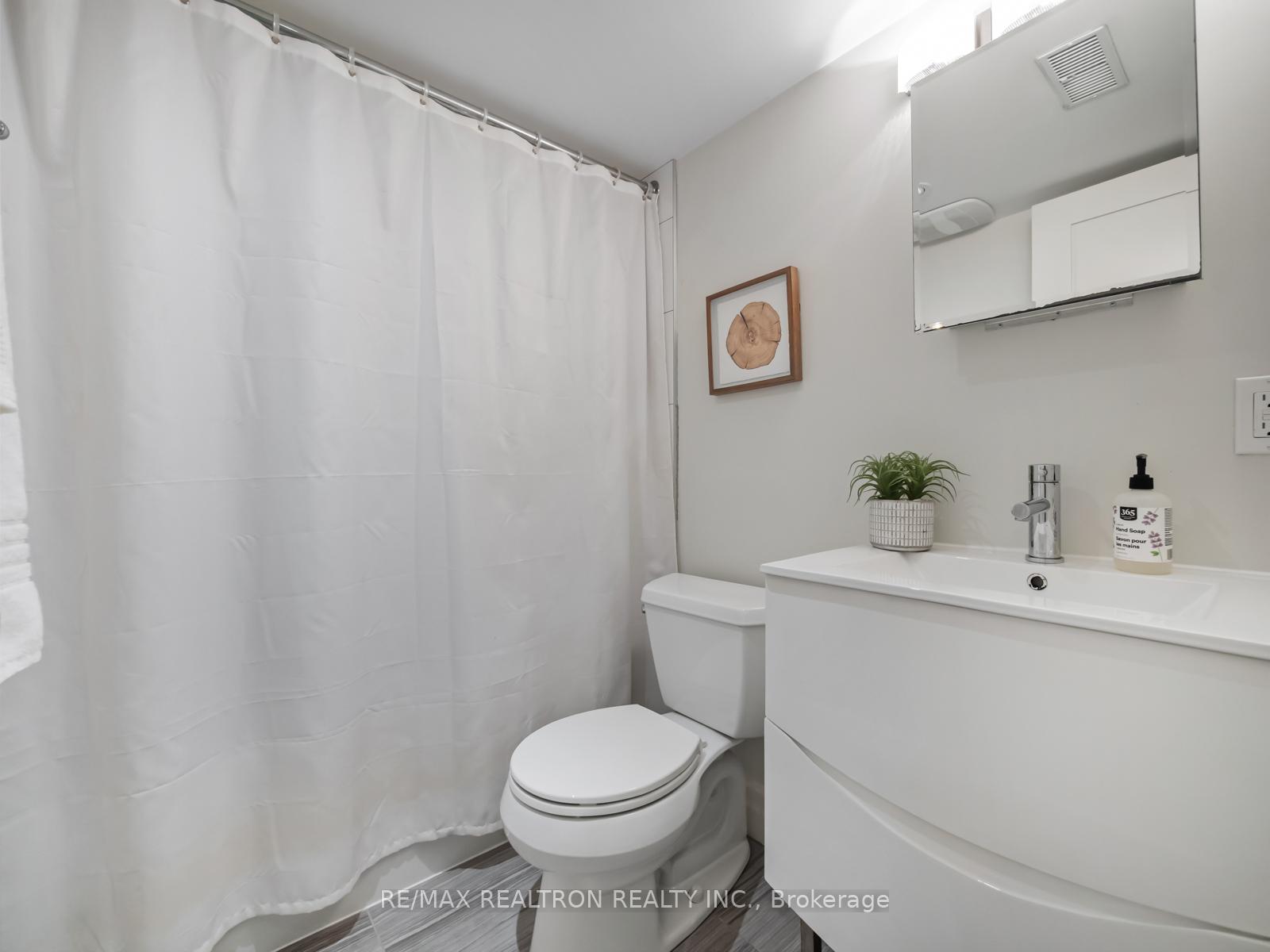 Photo 17 of 517 Northcliffe Boulevard, Toronto, Oakwood Village — HOMEH