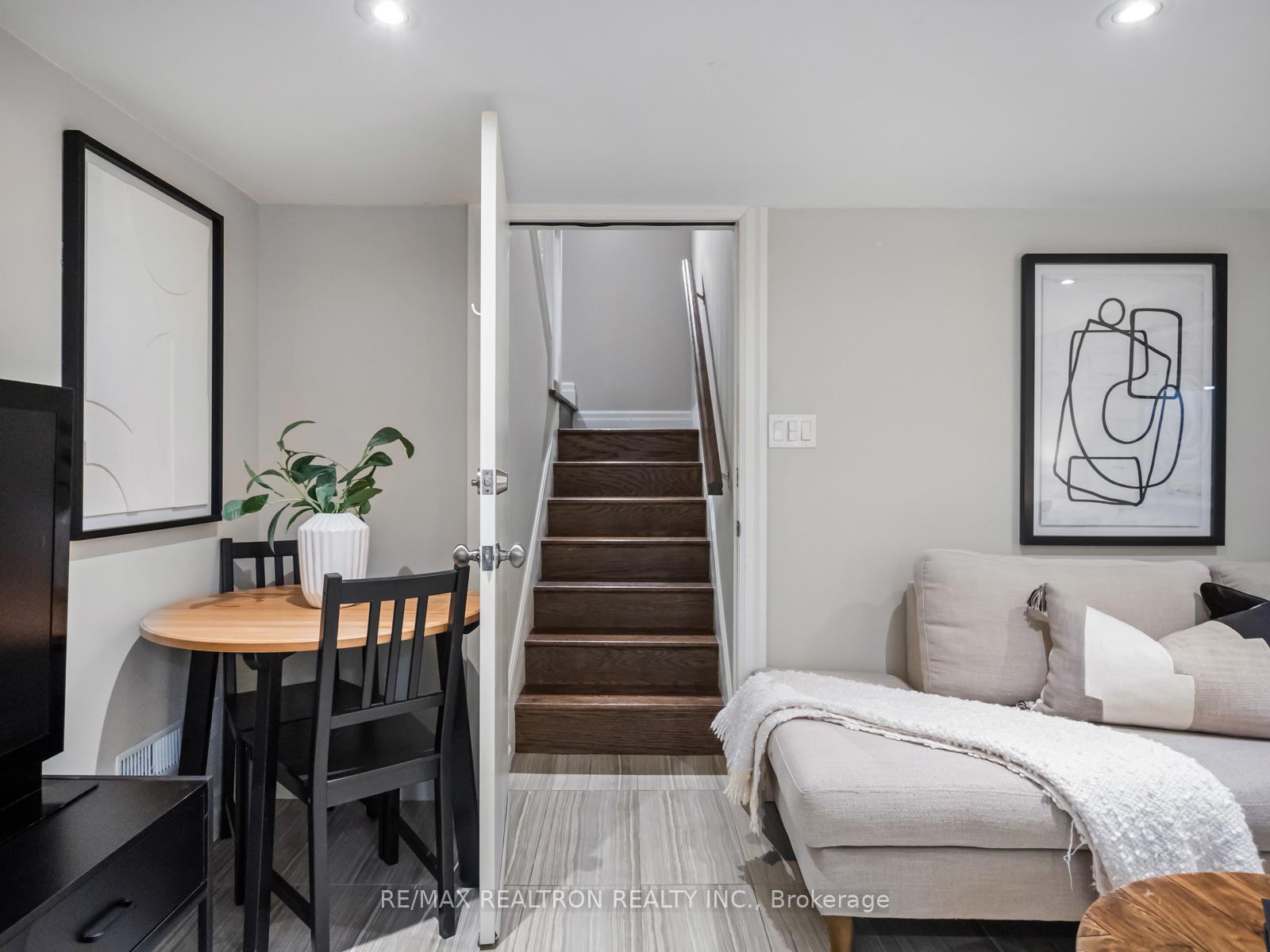 Photo 20 of 517 Northcliffe Boulevard, Toronto, Oakwood Village — HOMEH