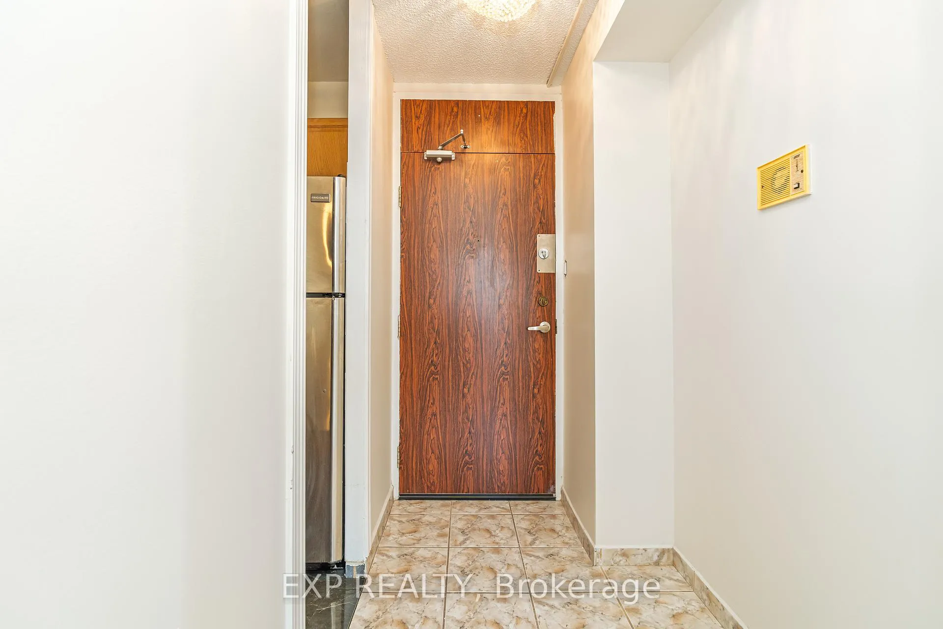 Photo 3 of Unit 415, 2000 Jasmine Crescent, Ottawa, Beacon Hill South — HOMEH