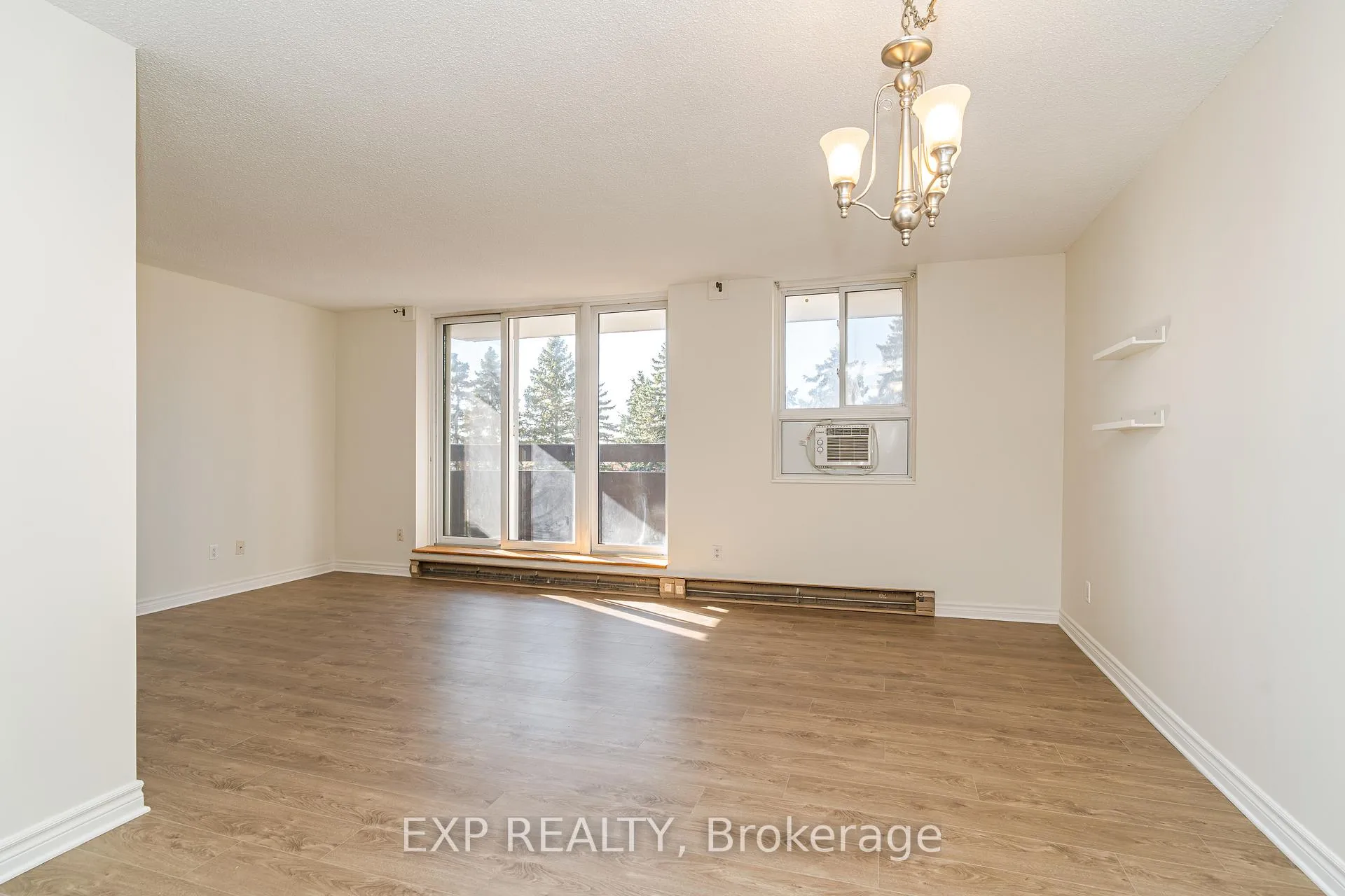 Photo 4 of Unit 415, 2000 Jasmine Crescent, Ottawa, Beacon Hill South — HOMEH