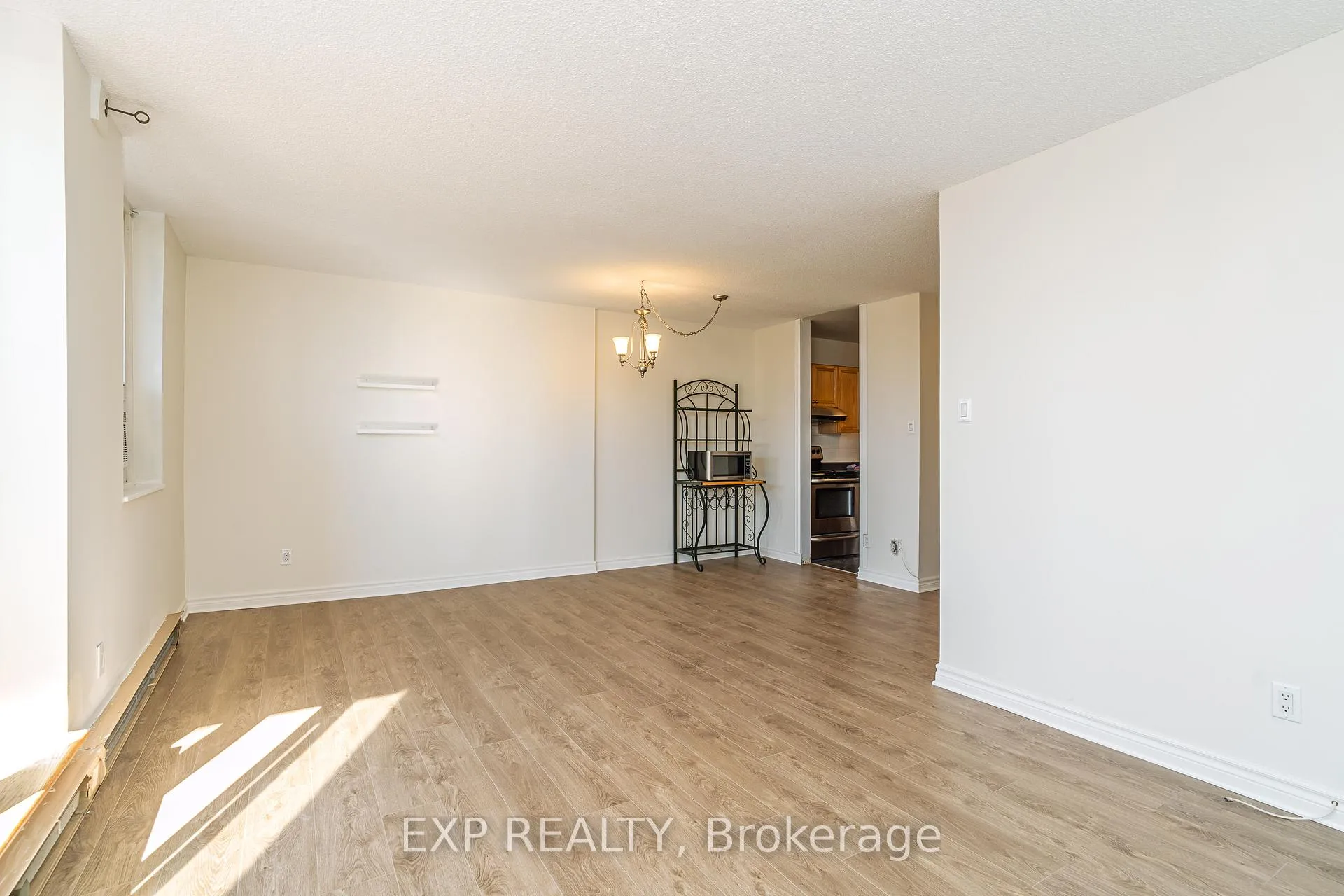 Photo 8 of Unit 415, 2000 Jasmine Crescent, Ottawa, Beacon Hill South — HOMEH