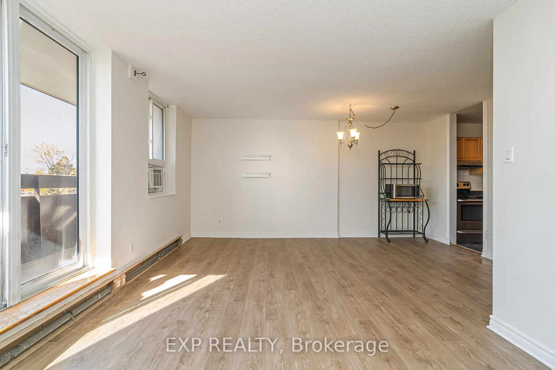 Photo 9 of Unit 415, 2000 Jasmine Crescent, Ottawa, Beacon Hill South — HOMEH