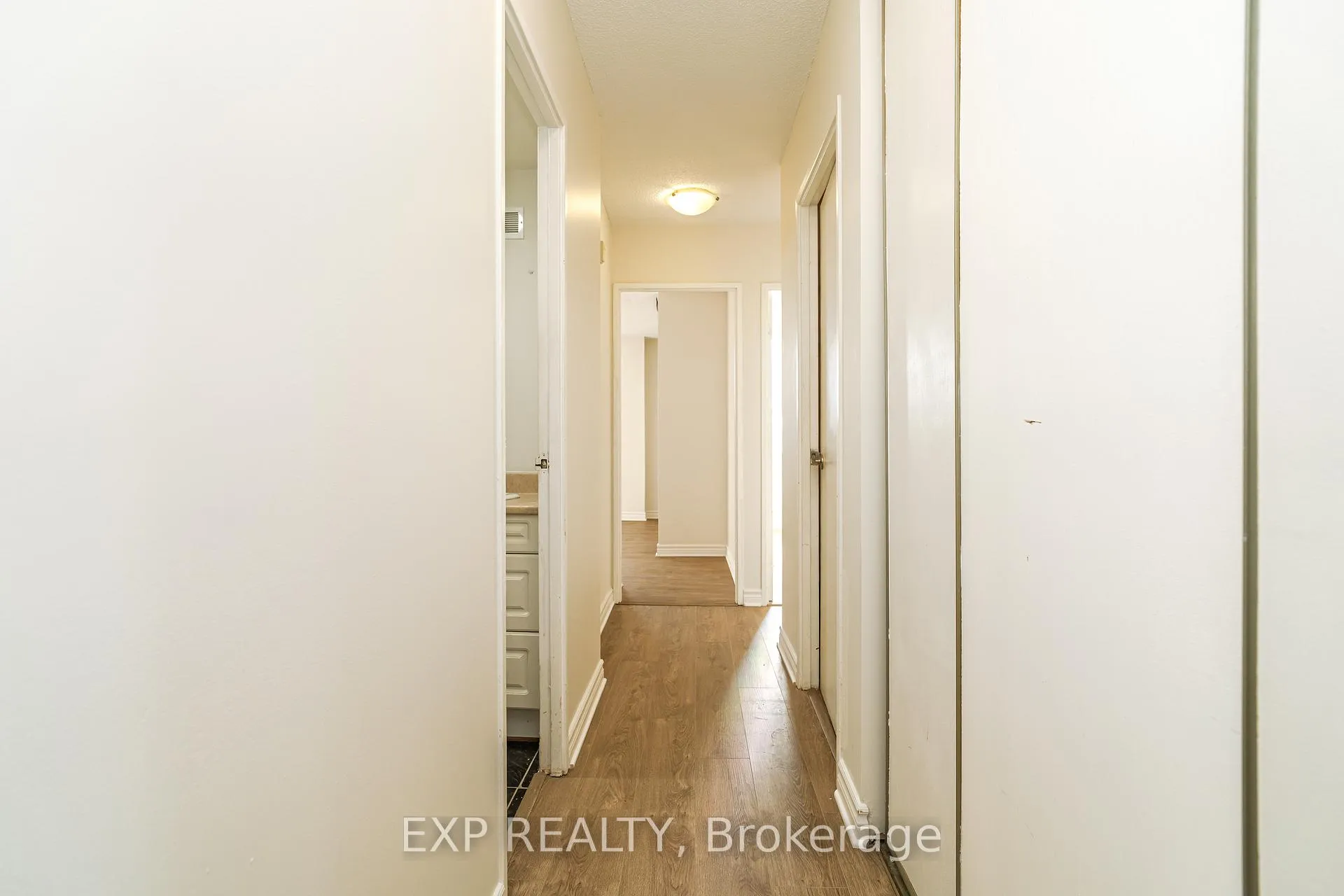 Photo 13 of Unit 415, 2000 Jasmine Crescent, Ottawa, Beacon Hill South — HOMEH