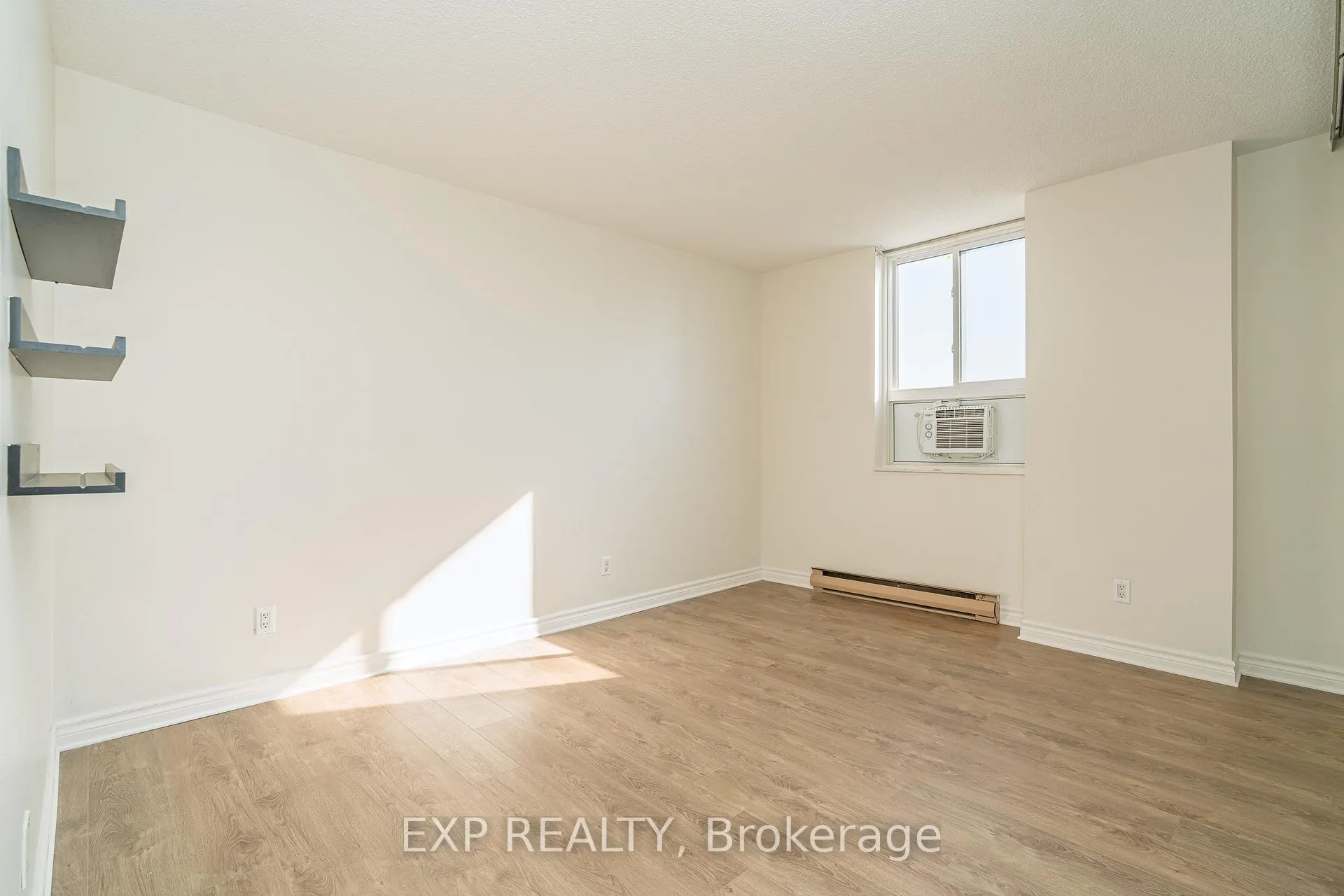 Photo 17 of Unit 415, 2000 Jasmine Crescent, Ottawa, Beacon Hill South — HOMEH
