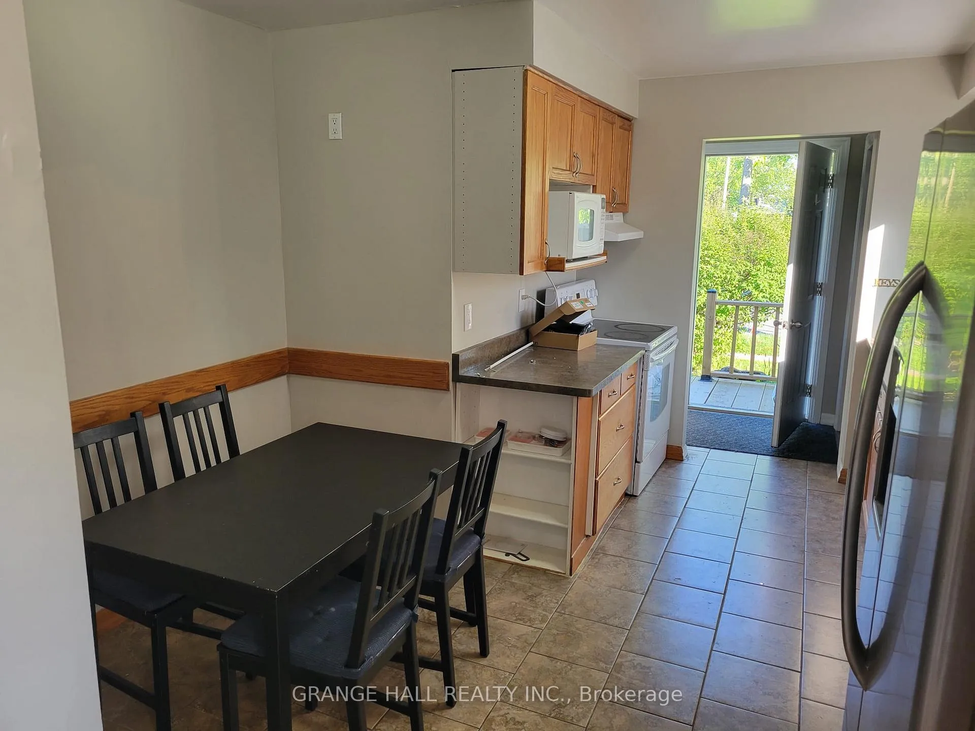 Photo 3 of 195 Keefer Road, Thorold, Confederation Heights — HOMEH