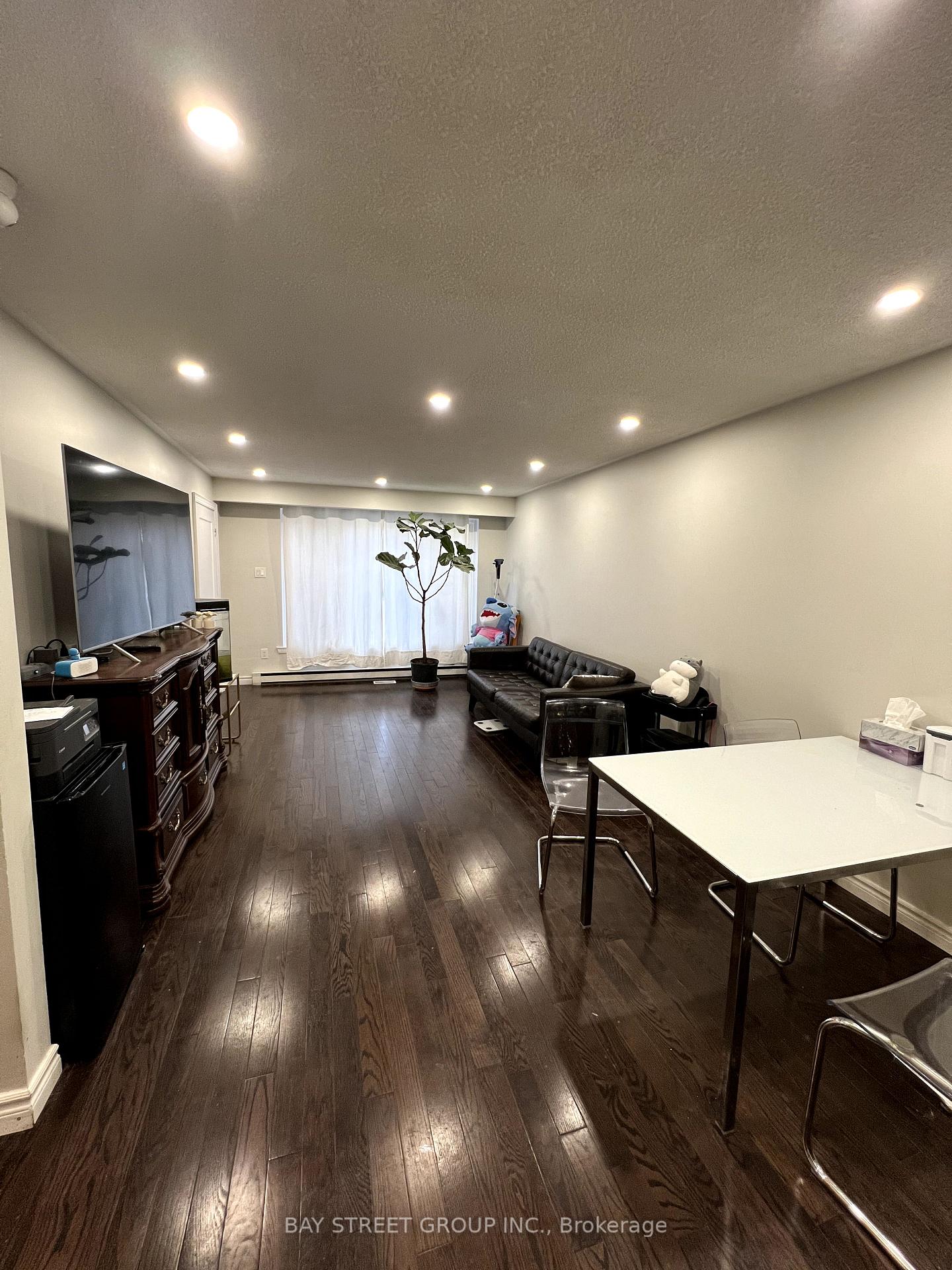 Photo 3 of Unit Upper, 116 Hildenboro Square, Scarborough, L'Amoreaux — HOMEH