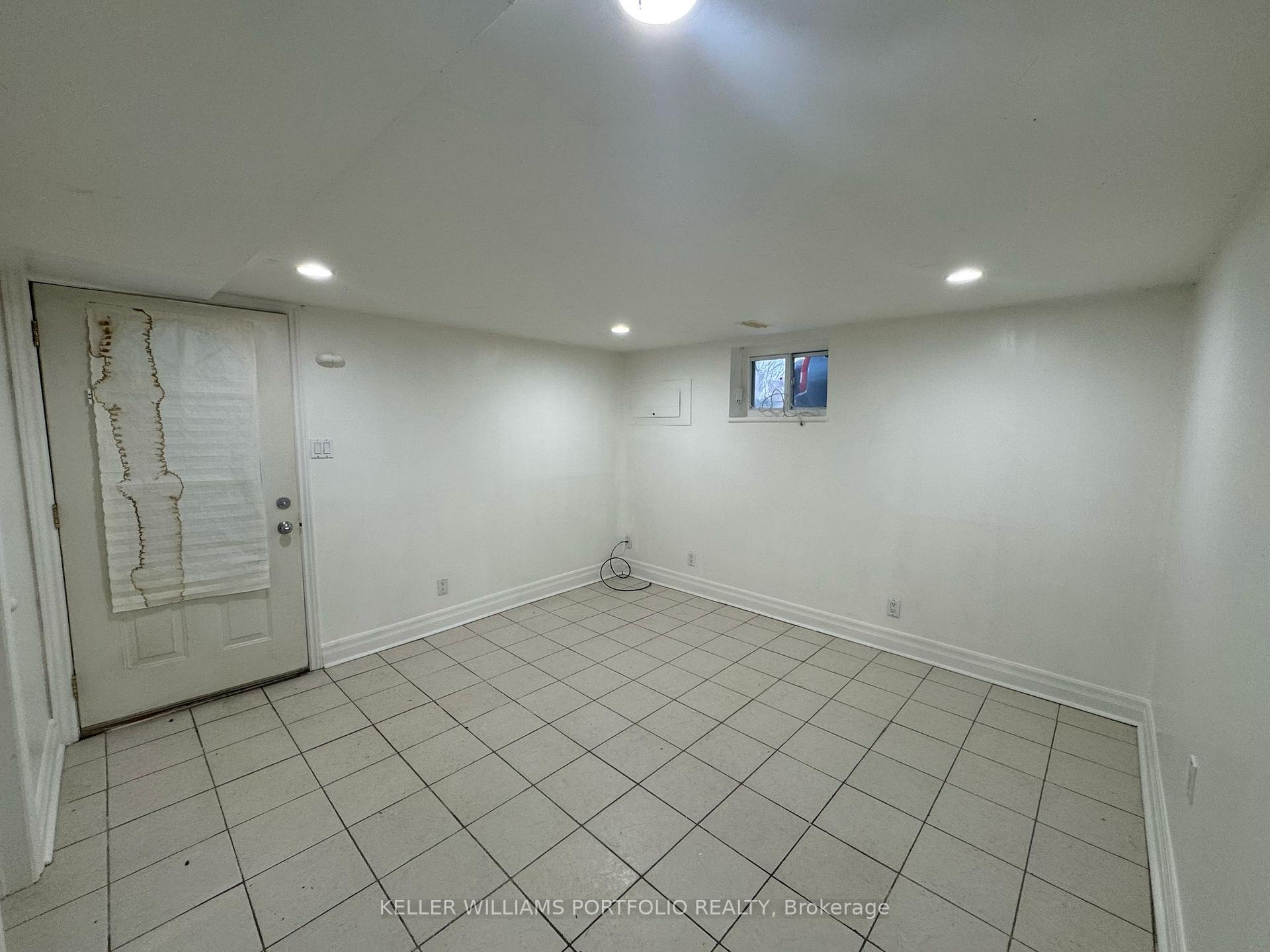 Photo 3 of Unit Bsmt, 54 Herbert Avenue, Toronto, The Beaches — HOMEH
