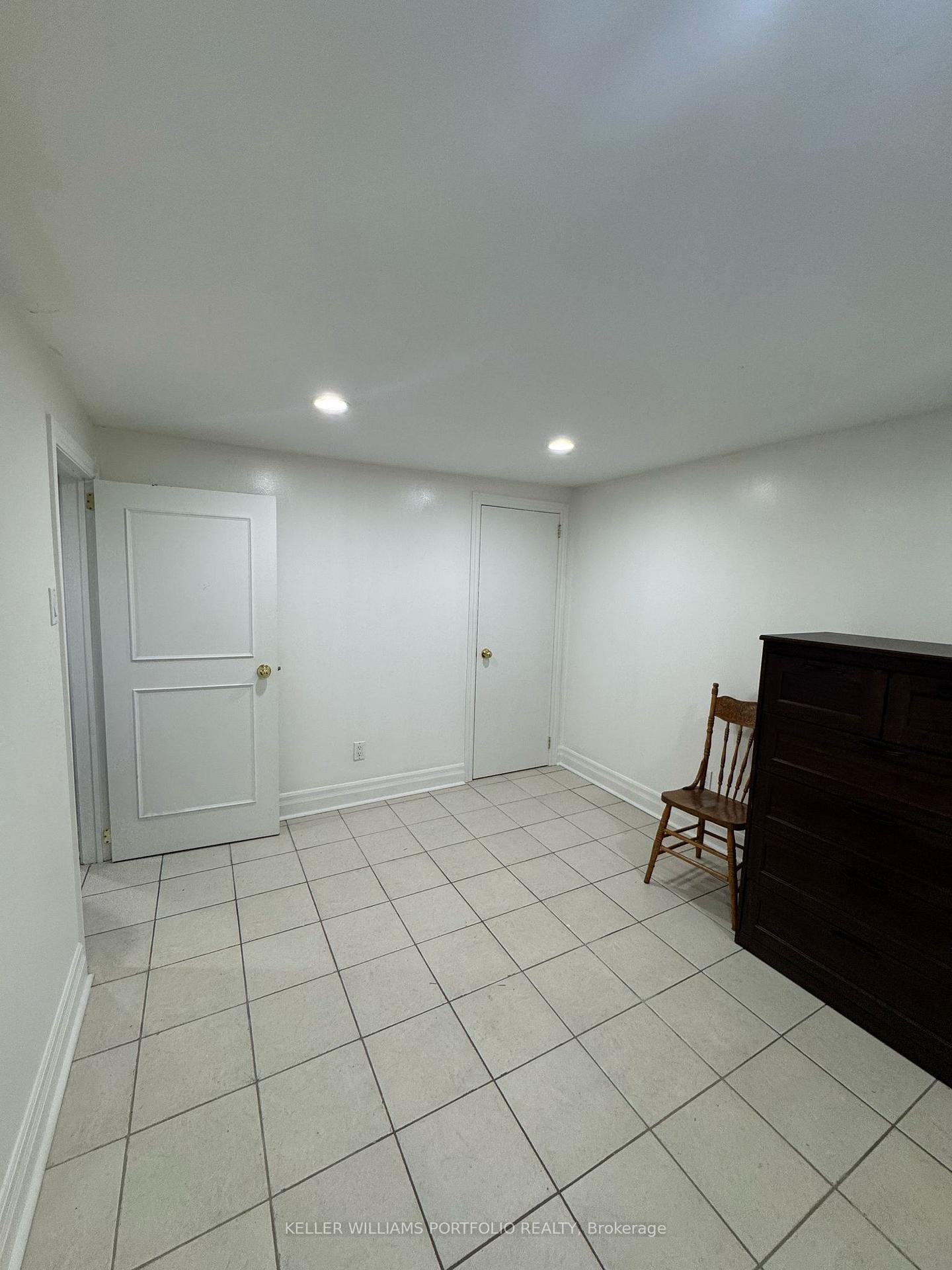 Photo 5 of Unit Bsmt, 54 Herbert Avenue, Toronto, The Beaches — HOMEH
