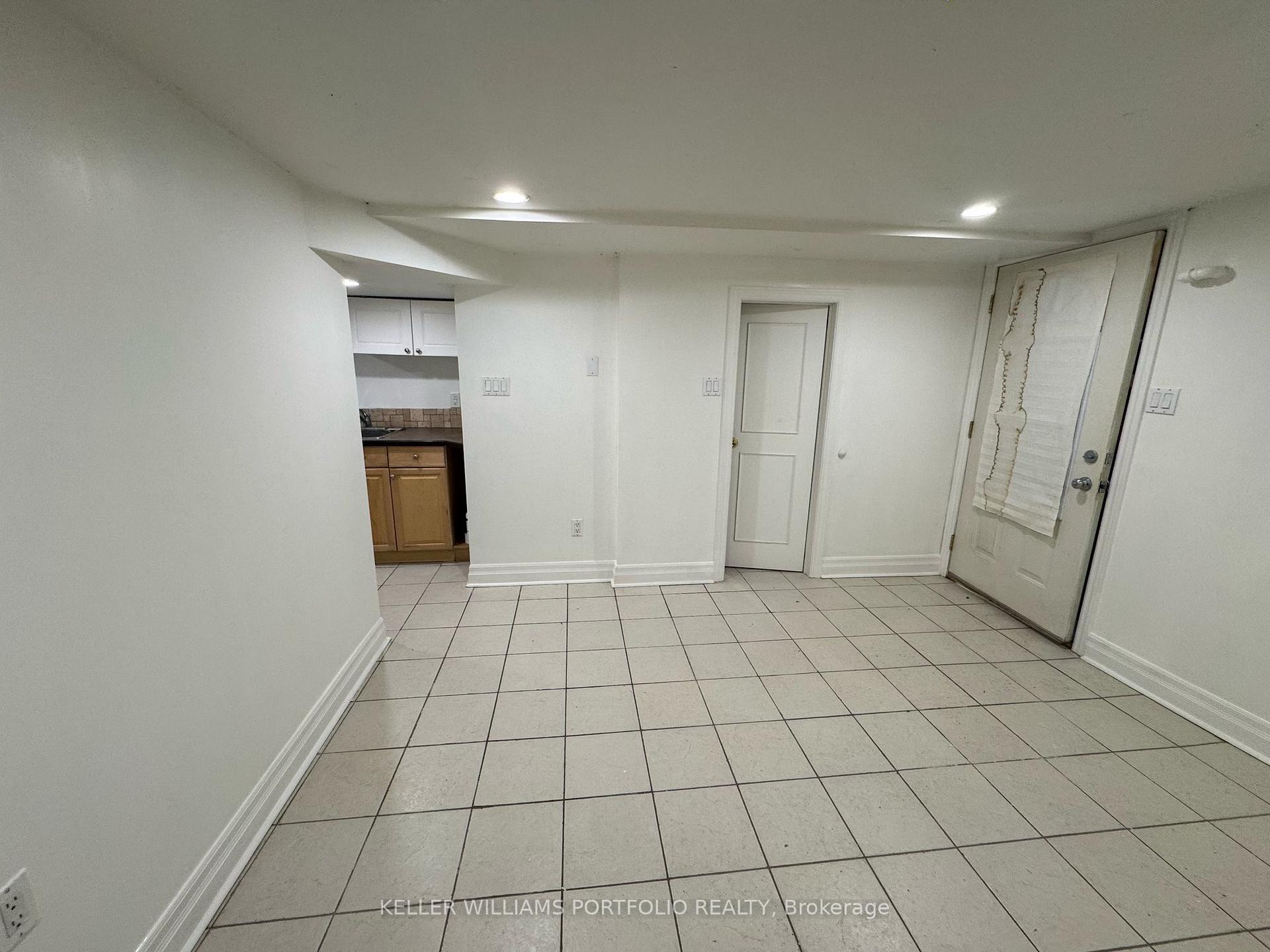 Photo 7 of Unit Bsmt, 54 Herbert Avenue, Toronto, The Beaches — HOMEH