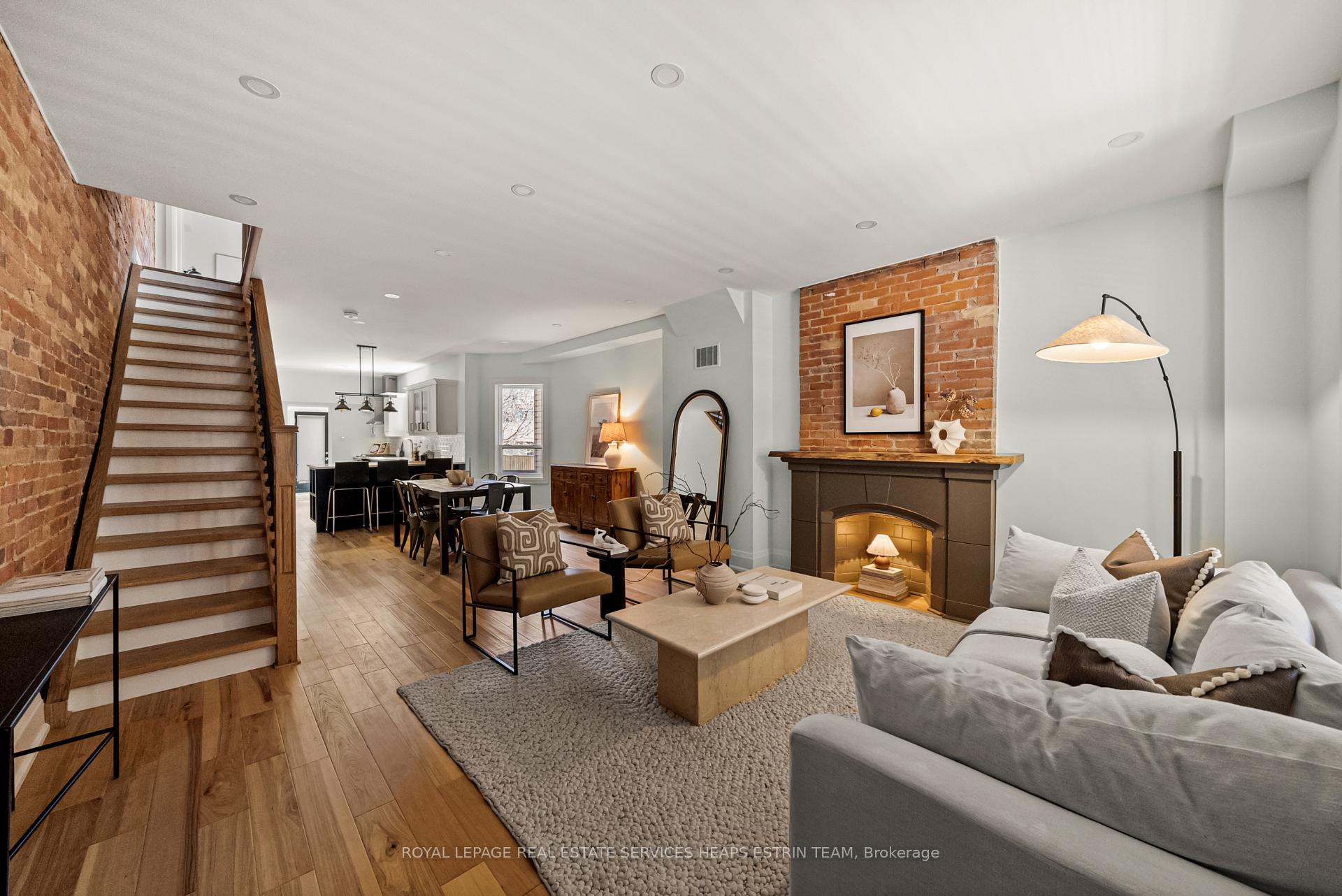Photo 3 of 621 Crawford Street, Toronto, Palmerston-Little Italy — HOMEH