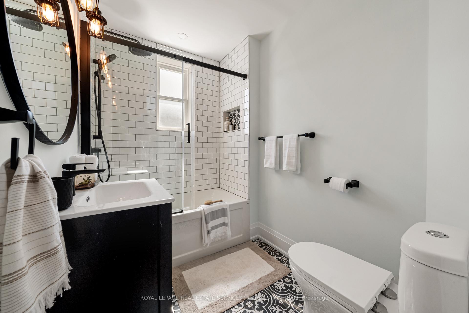Photo 18 of 621 Crawford Street, Toronto, Palmerston-Little Italy — HOMEH