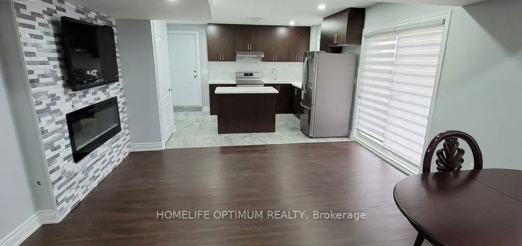 Photo 3 of Unit B, 165 Russell Creek Drive, Brampton, Sandringham-Wellington North — HOMEH