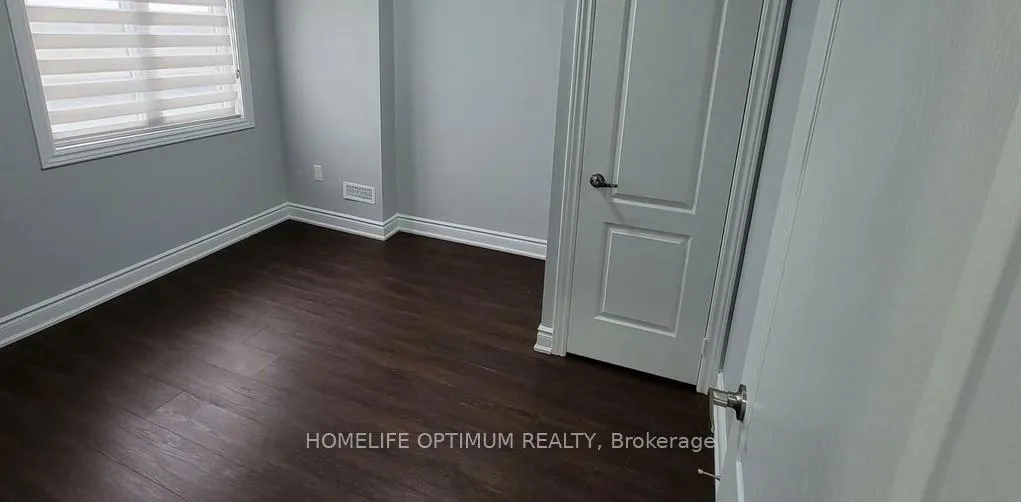 Photo 4 of Unit B, 165 Russell Creek Drive, Brampton, Sandringham-Wellington North — HOMEH