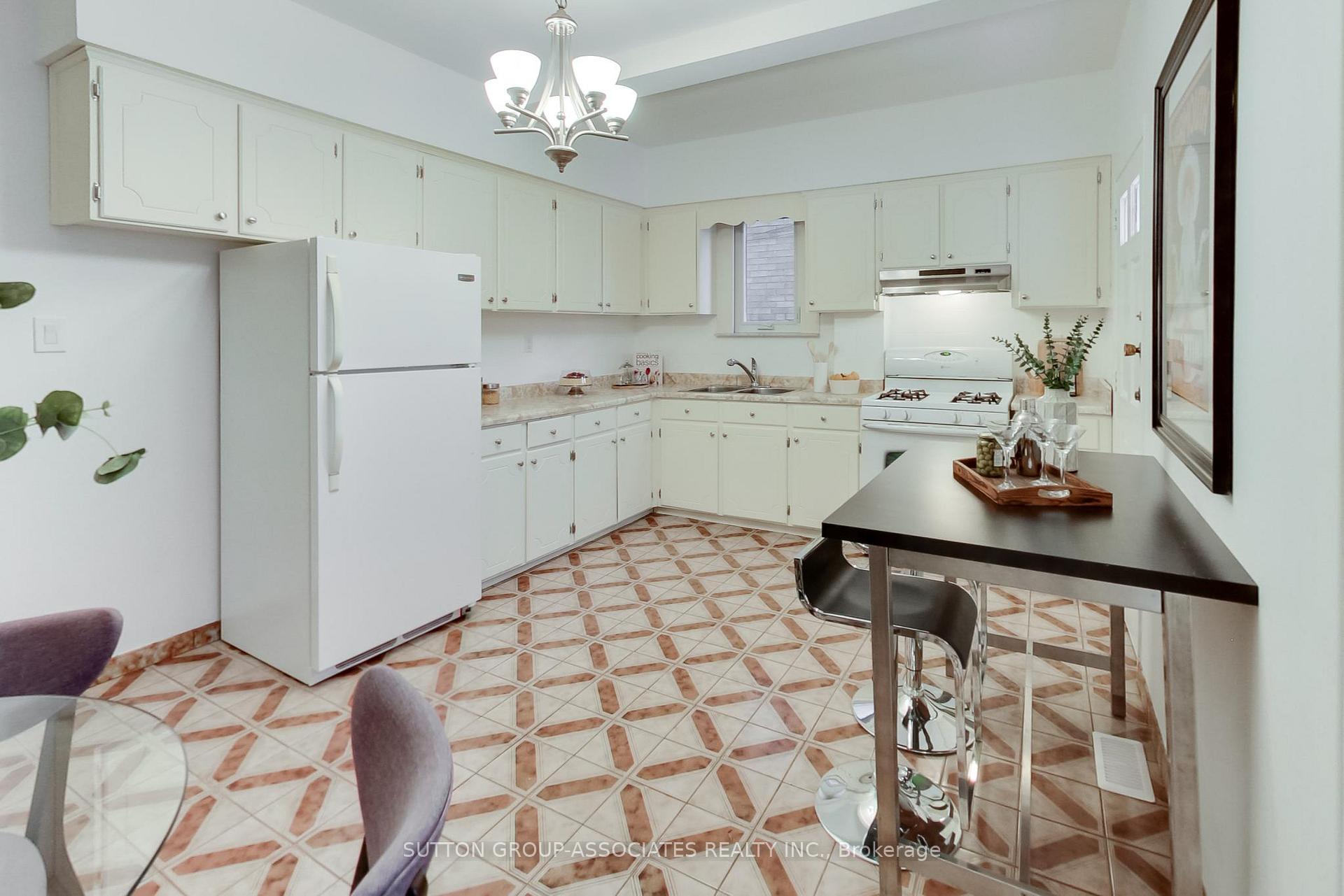 Photo 20 of 325 Lauder Avenue, Toronto, Oakwood Village — HOMEH