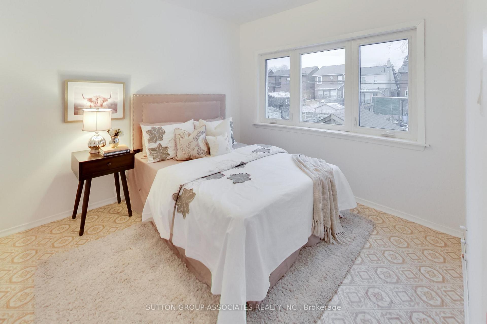Photo 8 of 325 Lauder Avenue, Toronto, Oakwood Village — HOMEH