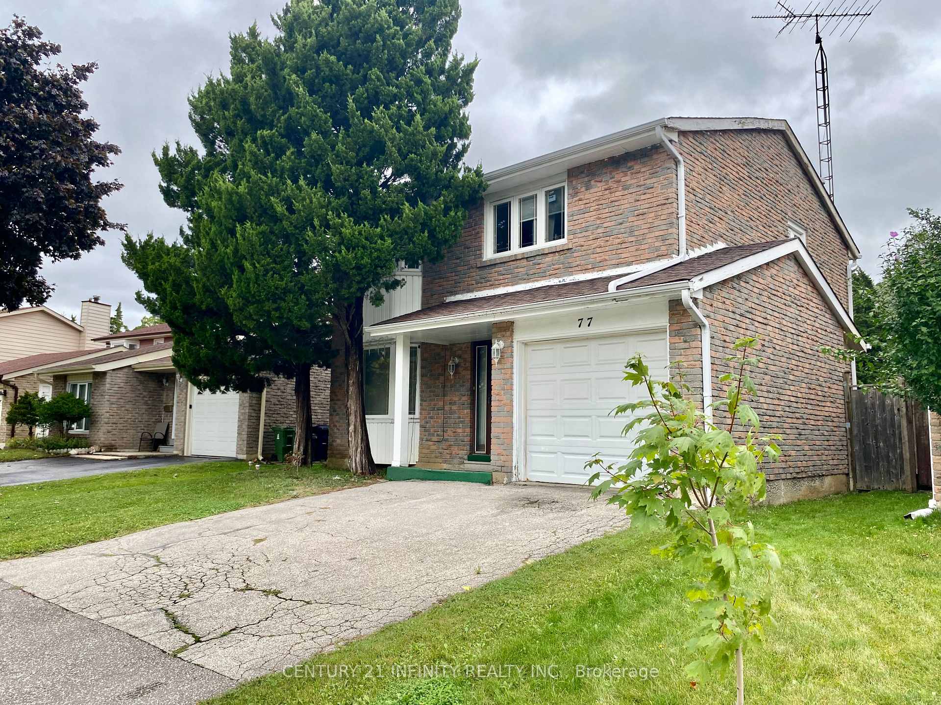 Photo 3 of 77 Ambercroft Boulevard, Scarborough, Steeles — HOMEH