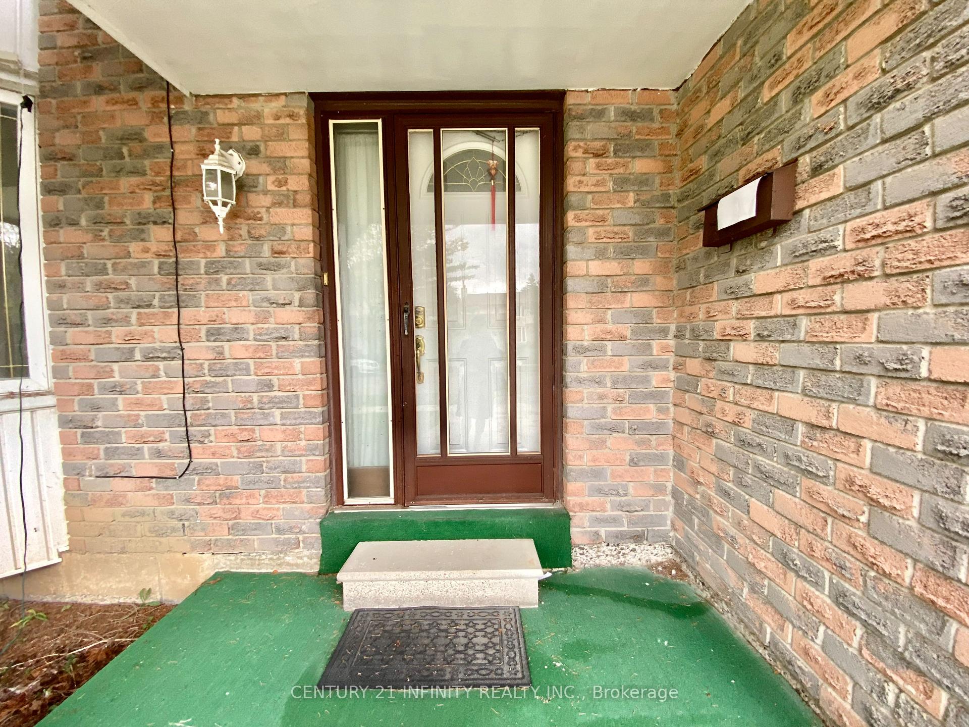 Photo 4 of 77 Ambercroft Boulevard, Scarborough, Steeles — HOMEH