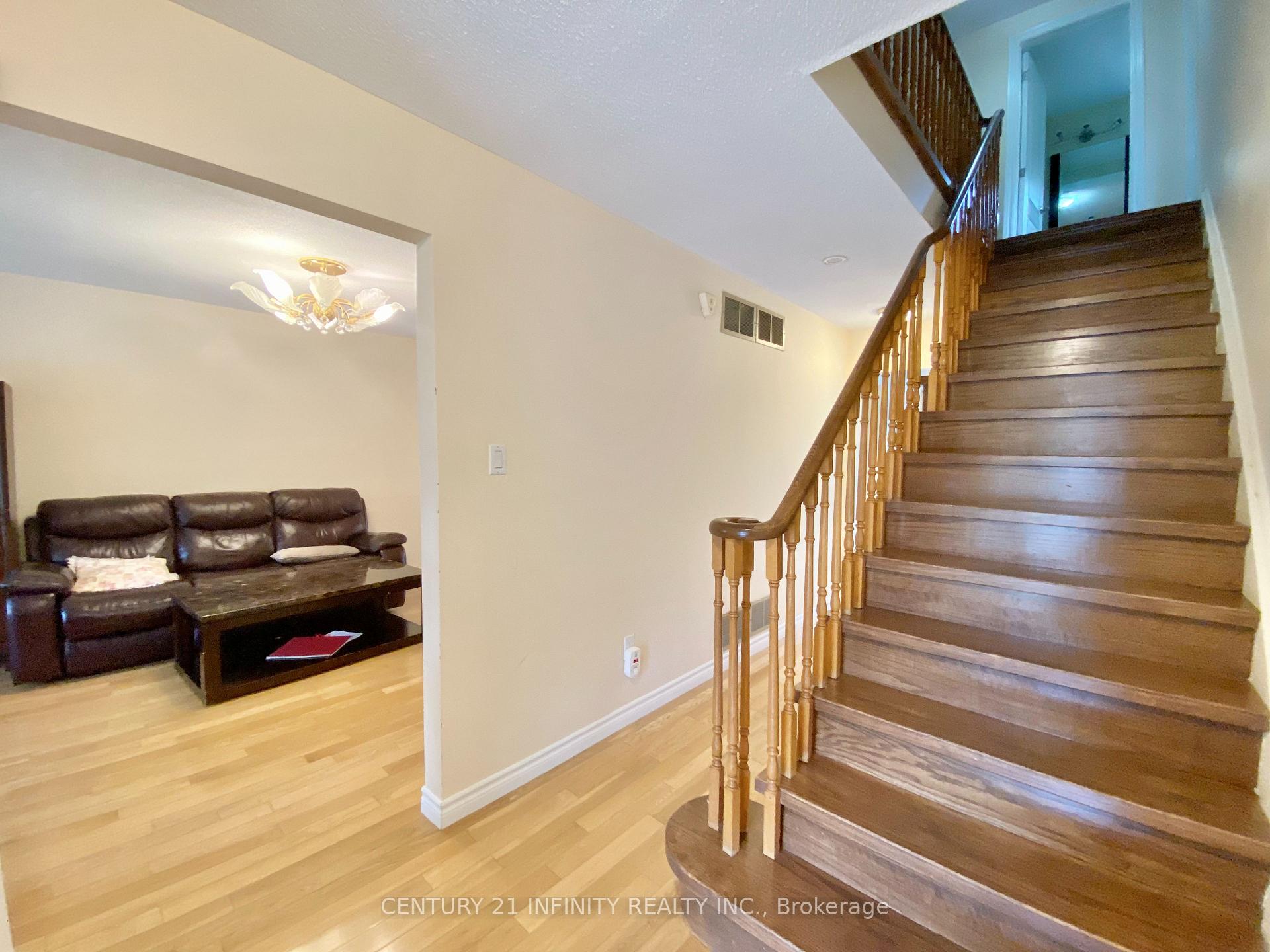 Photo 6 of 77 Ambercroft Boulevard, Scarborough, Steeles — HOMEH