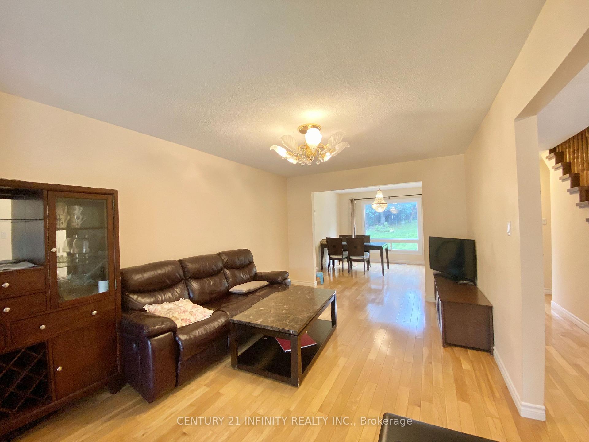 Photo 7 of 77 Ambercroft Boulevard, Scarborough, Steeles — HOMEH