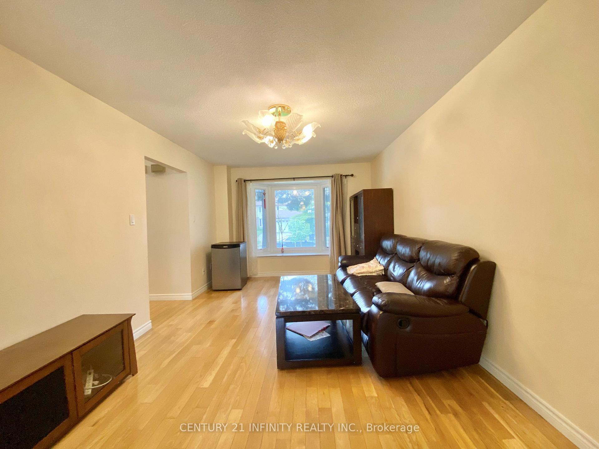 Photo 8 of 77 Ambercroft Boulevard, Scarborough, Steeles — HOMEH