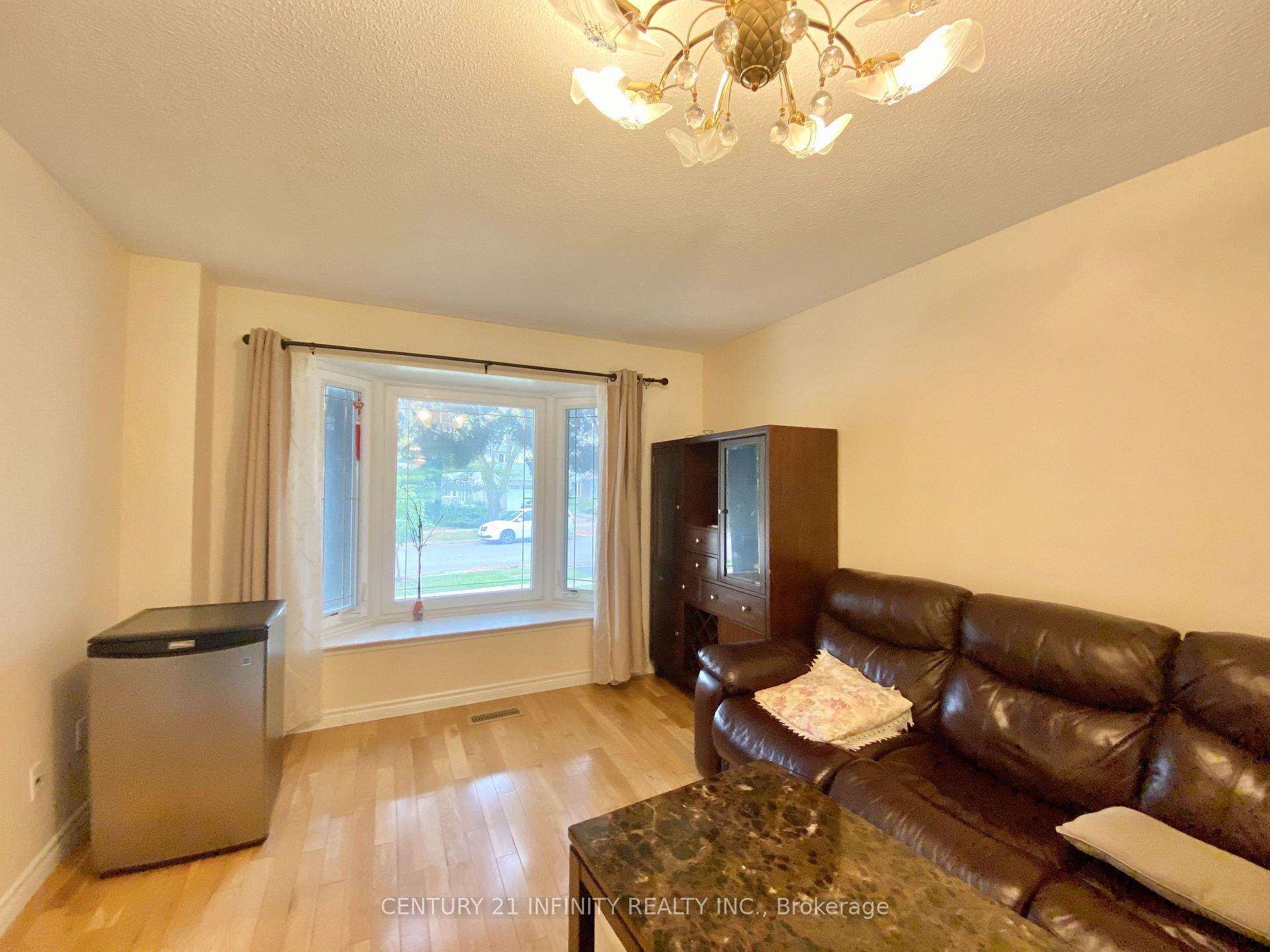 Photo 9 of 77 Ambercroft Boulevard, Scarborough, Steeles — HOMEH