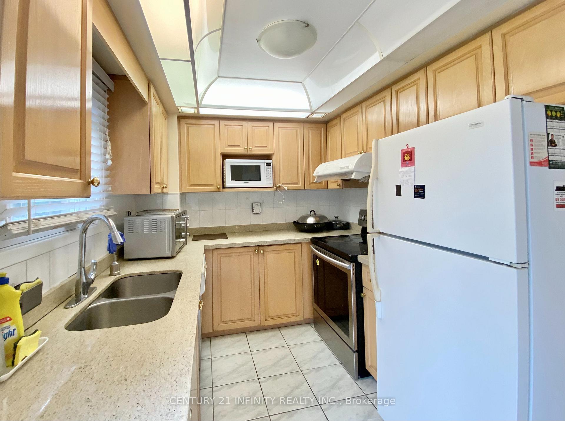 Photo 12 of 77 Ambercroft Boulevard, Scarborough, Steeles — HOMEH