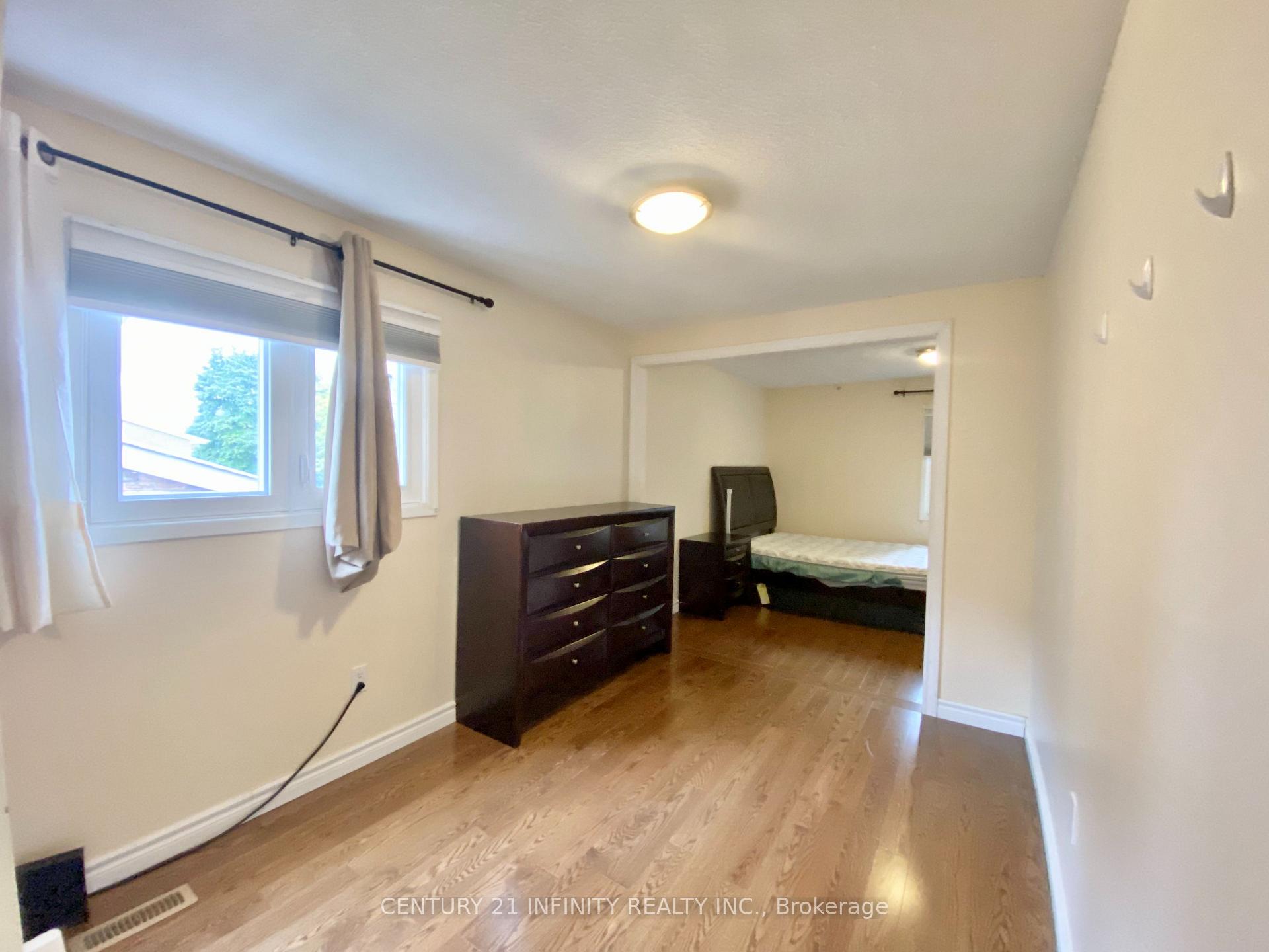 Photo 16 of 77 Ambercroft Boulevard, Scarborough, Steeles — HOMEH