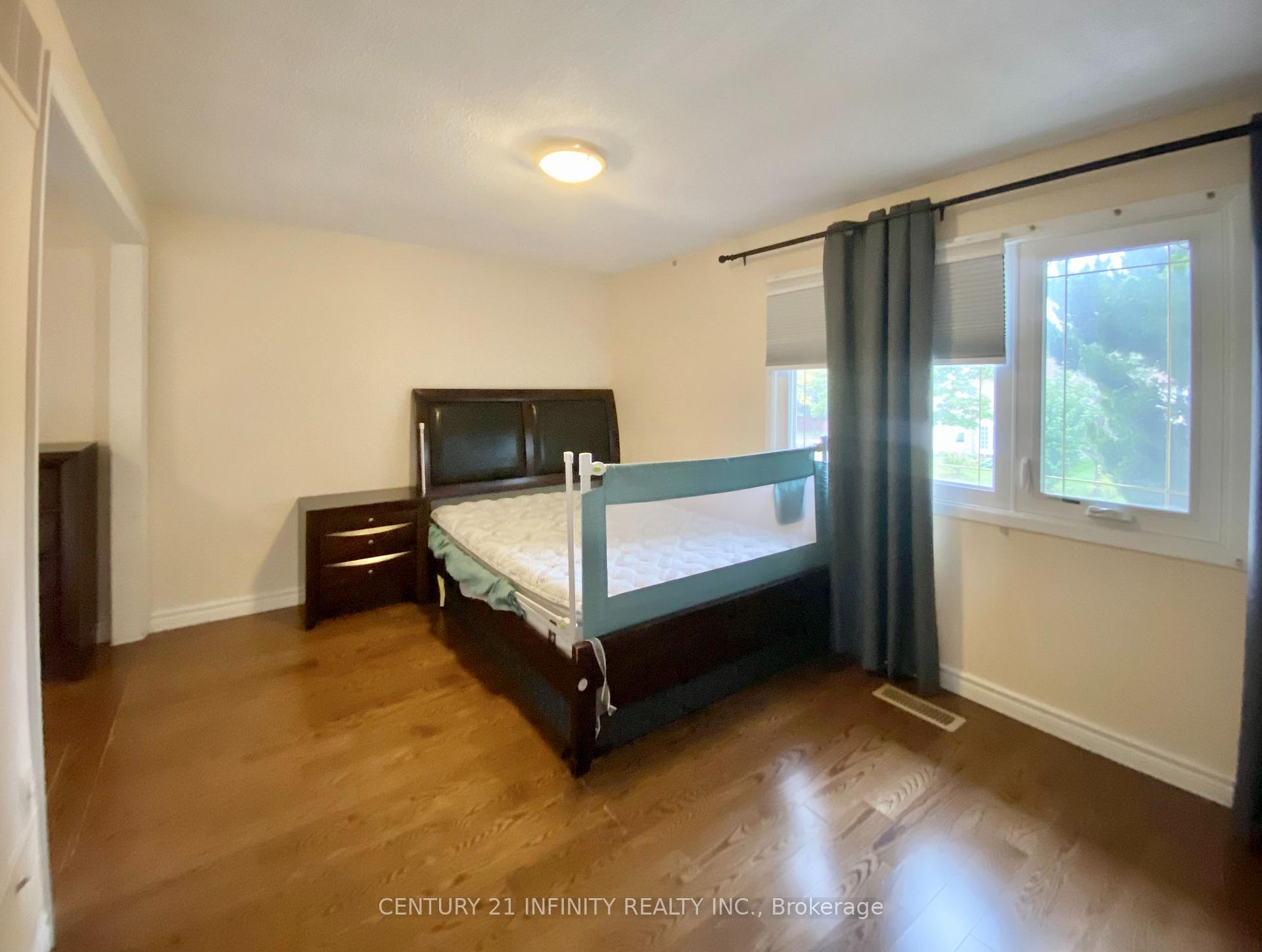 Photo 17 of 77 Ambercroft Boulevard, Scarborough, Steeles — HOMEH