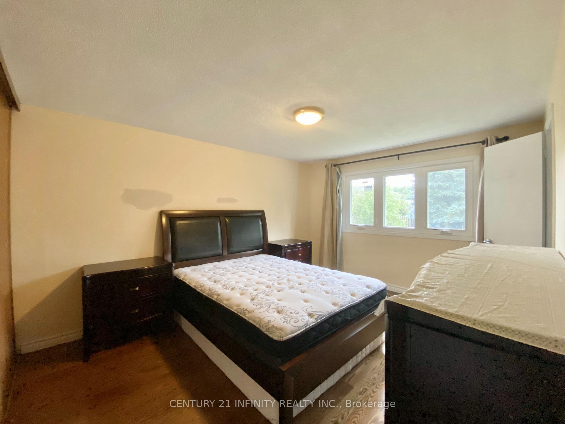 Photo 18 of 77 Ambercroft Boulevard, Scarborough, Steeles — HOMEH