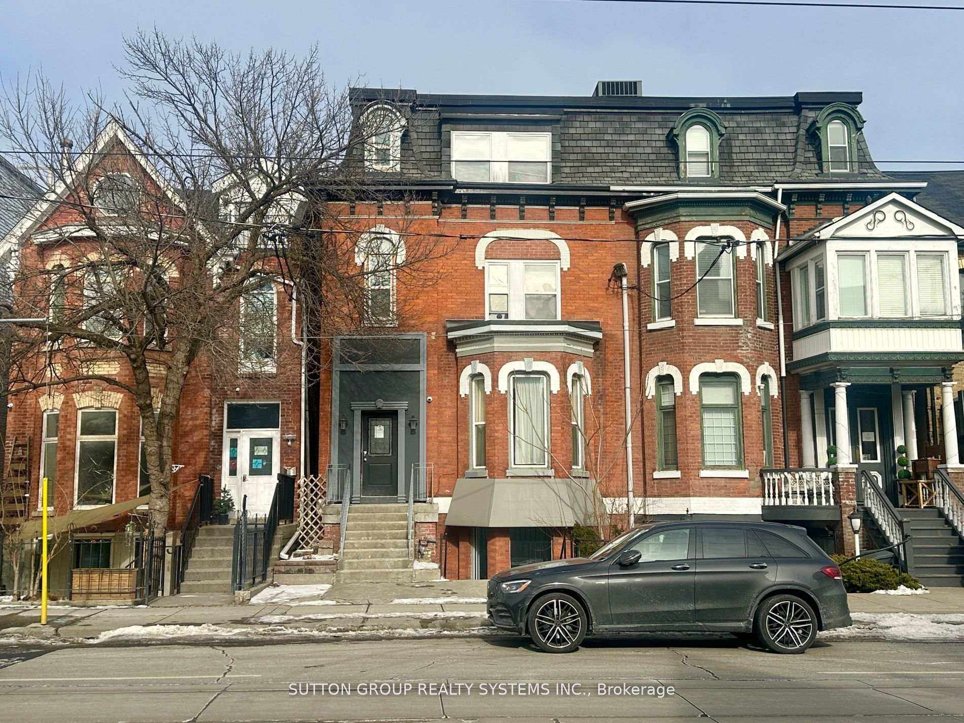 Front of Unit L3, 210 Carlton Street