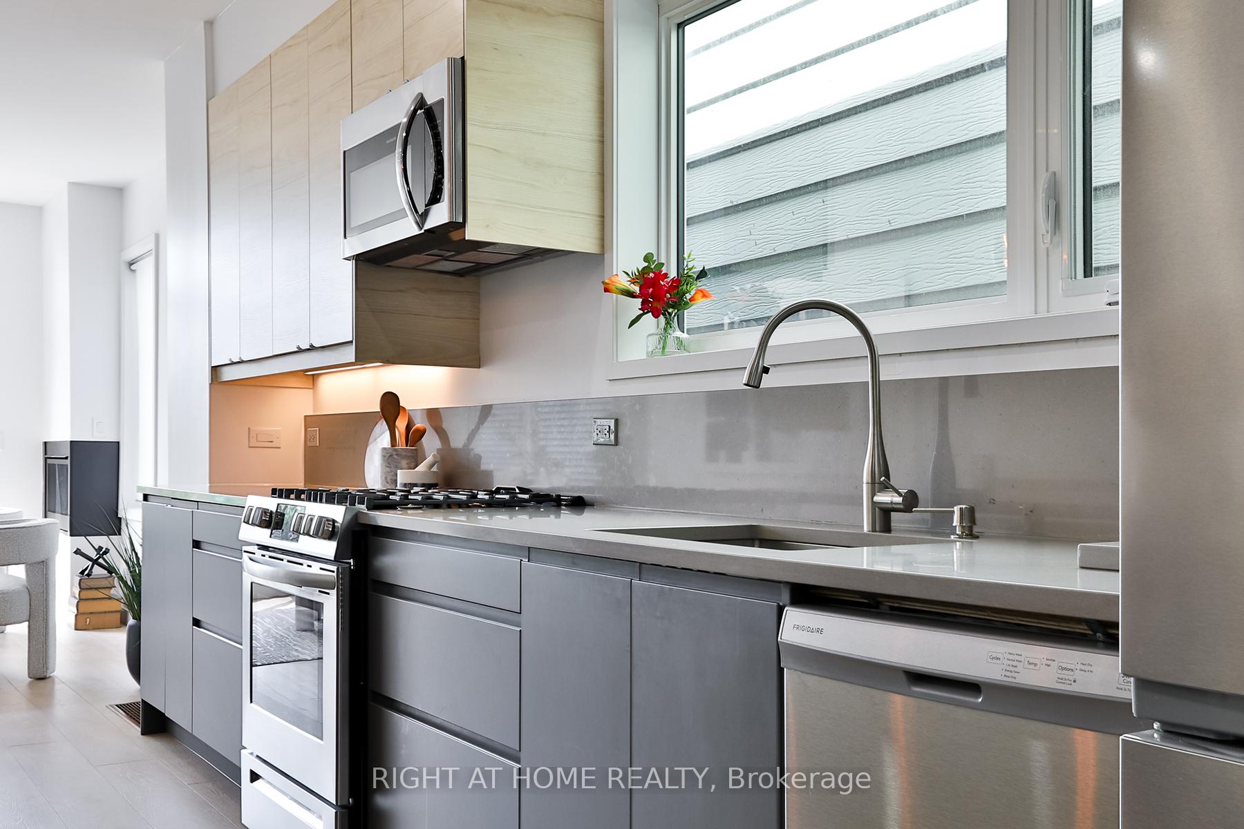 Photo 7 of 115 Merrill Avenue E, Toronto, Woodbine Corridor — HOMEH