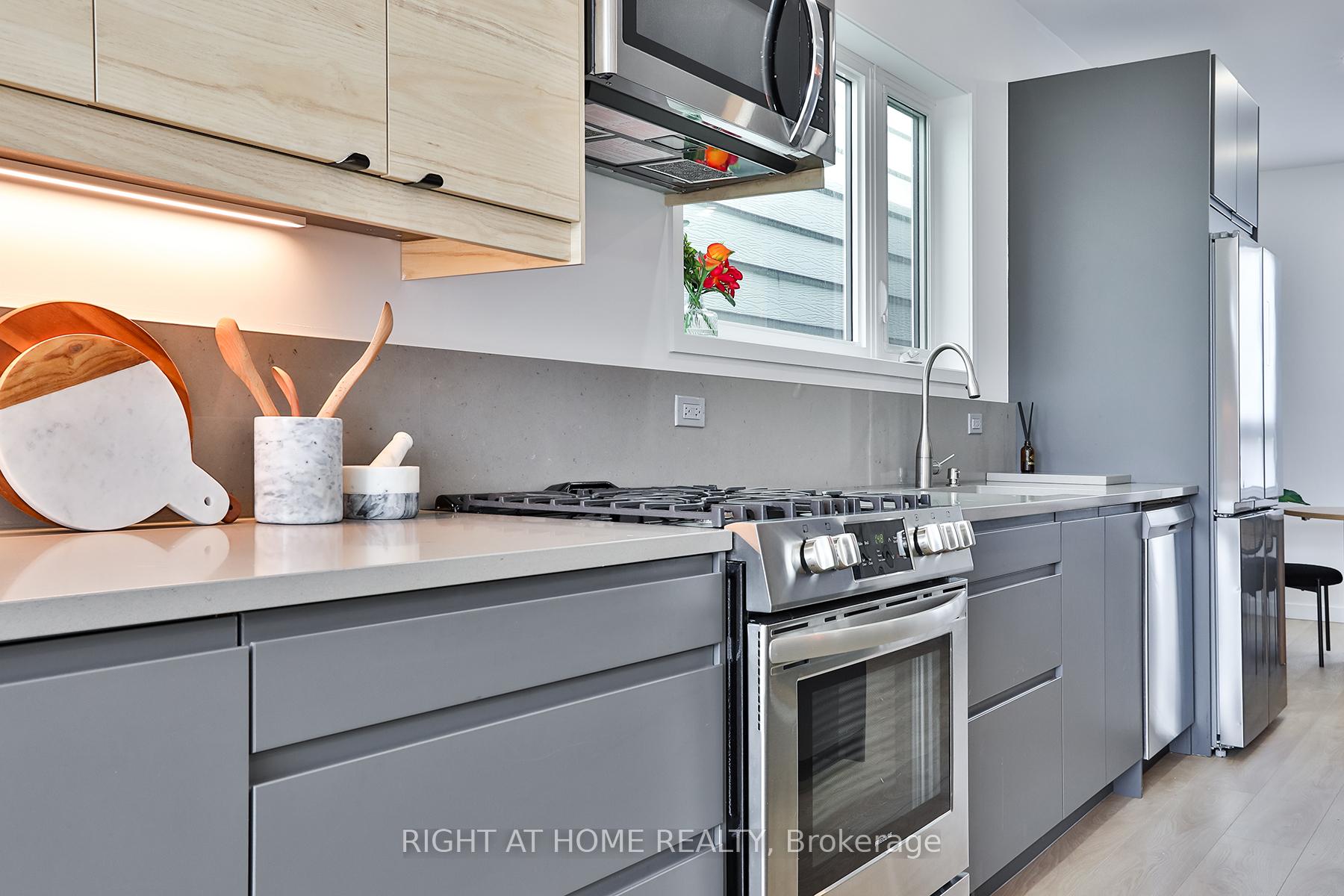 Photo 9 of 115 Merrill Avenue E, Toronto, Woodbine Corridor — HOMEH