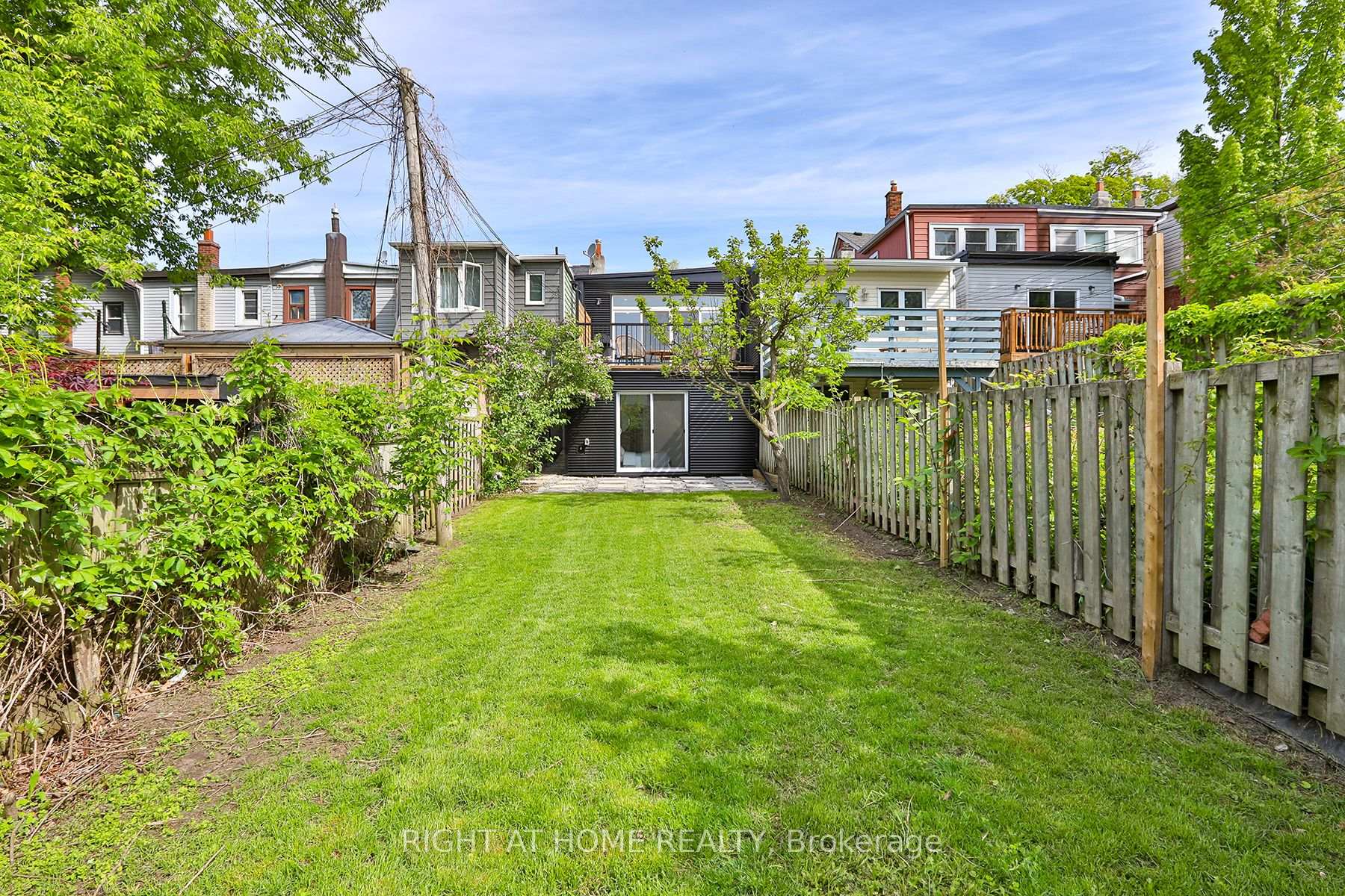 Photo 31 of 115 Merrill Avenue E, Toronto, Woodbine Corridor — HOMEH
