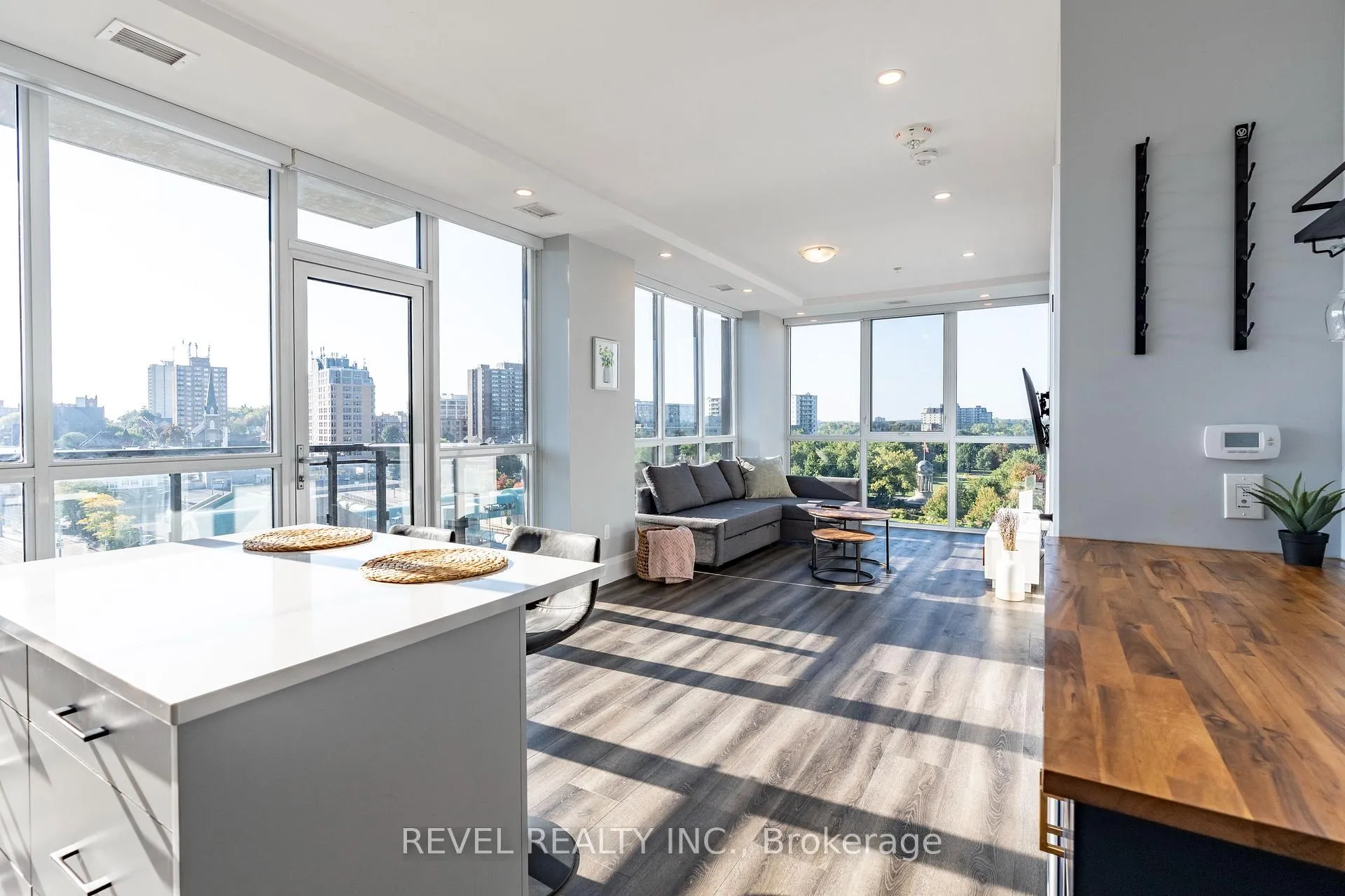 Photo 1 of Unit 5, 60 Charles Street W, Kitchener — HOMEH