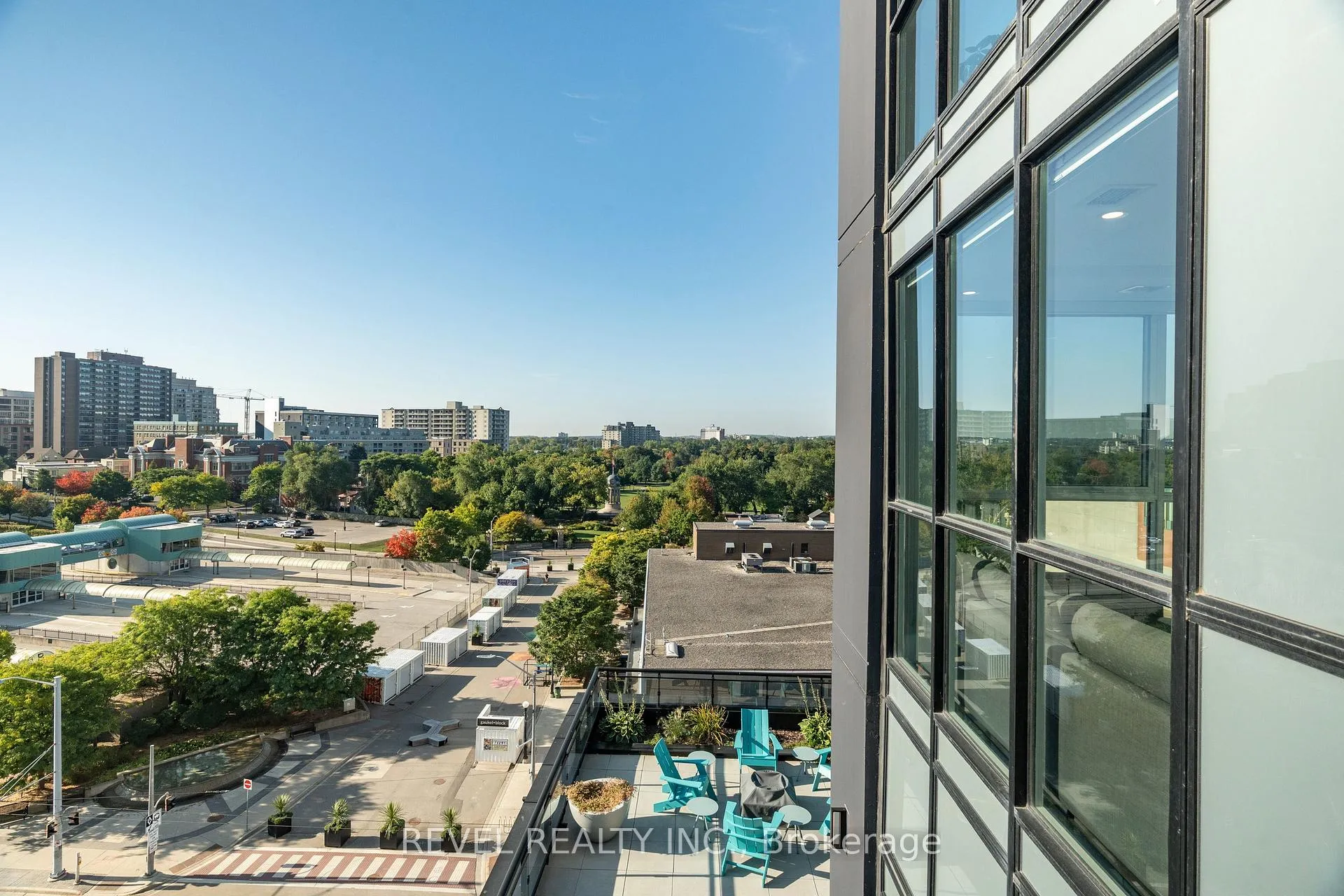 Photo 4 of Unit 5, 60 Charles Street W, Kitchener — HOMEH