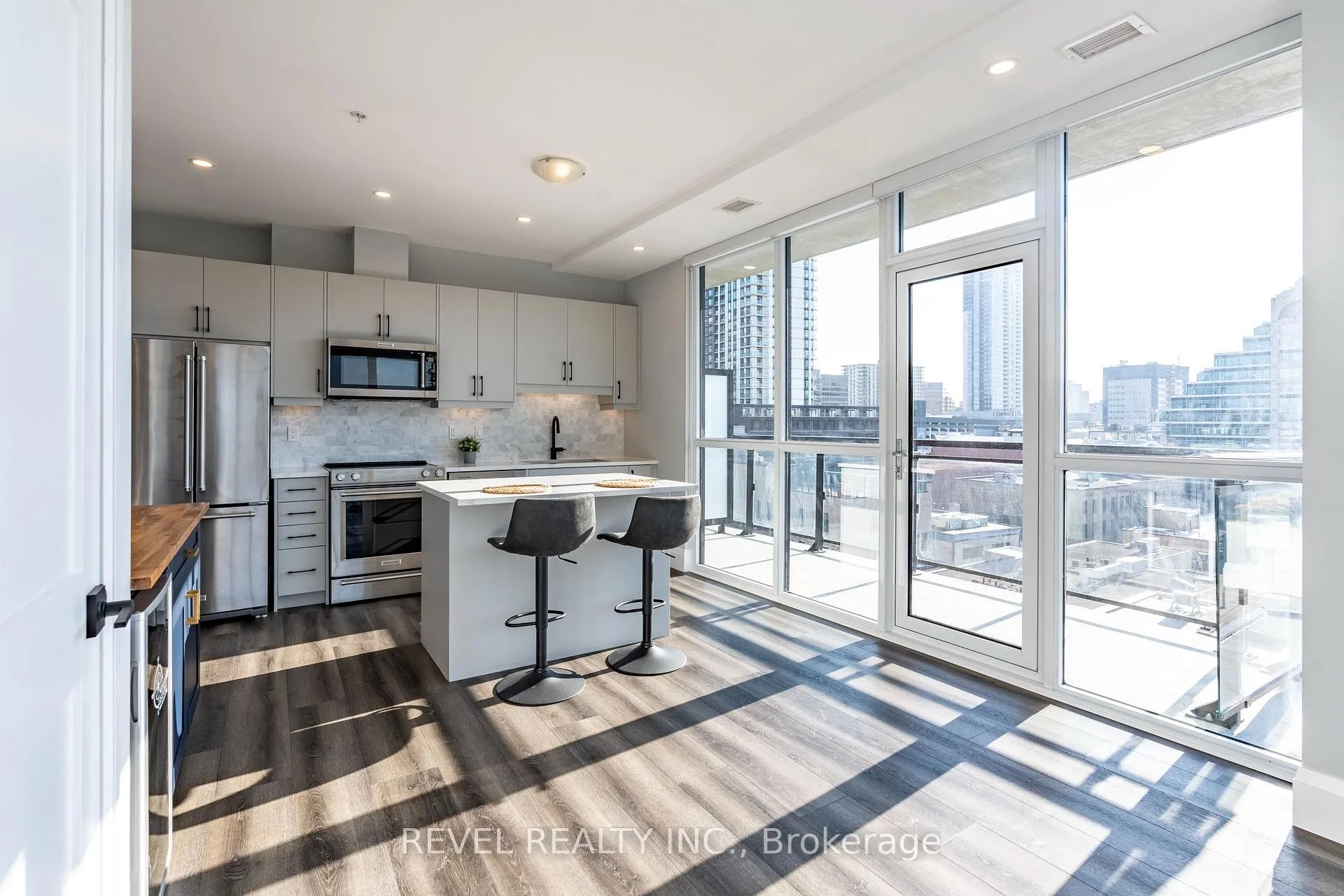 Photo 6 of Unit 5, 60 Charles Street W, Kitchener — HOMEH