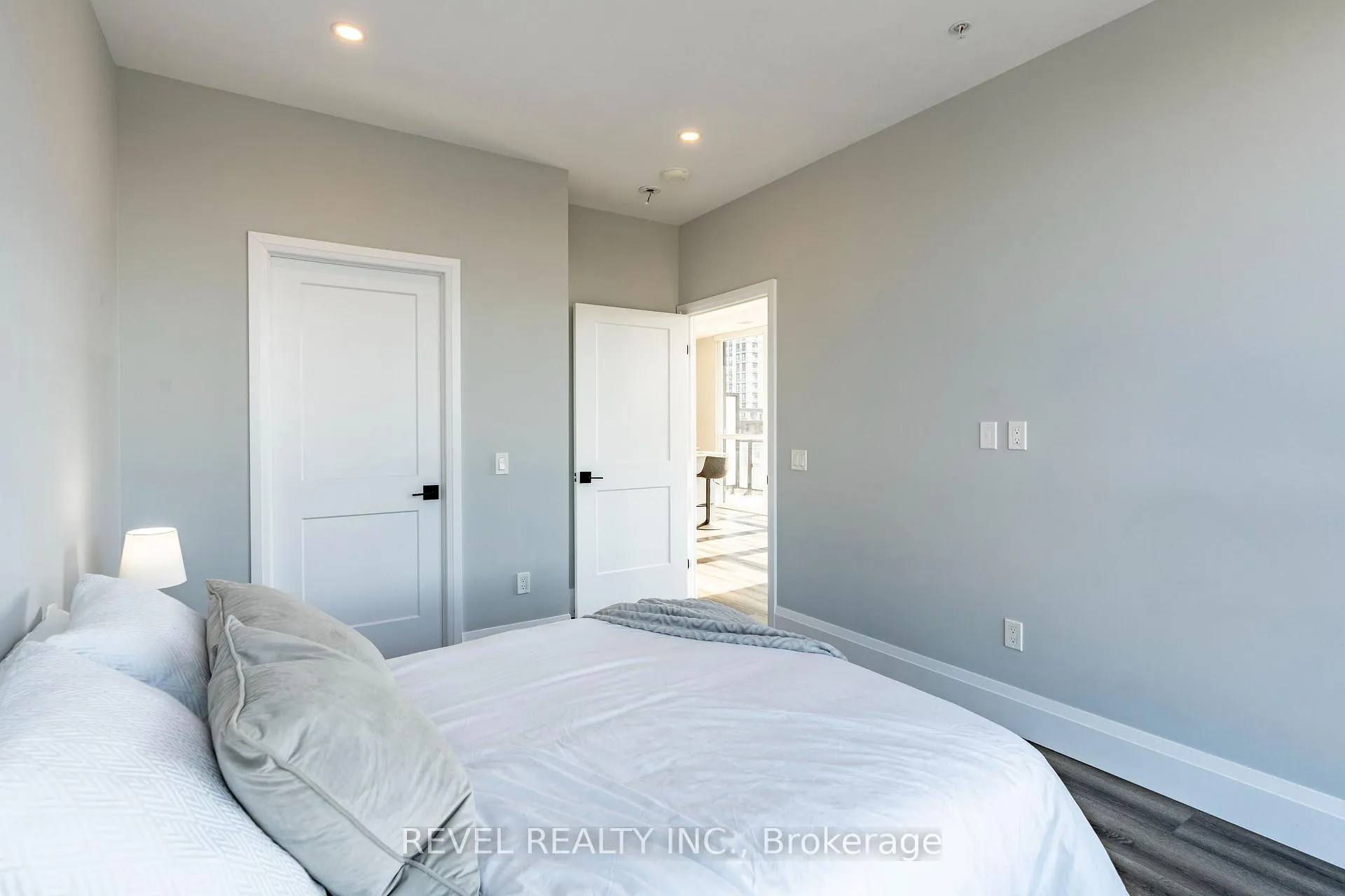 Photo 10 of Unit 5, 60 Charles Street W, Kitchener — HOMEH
