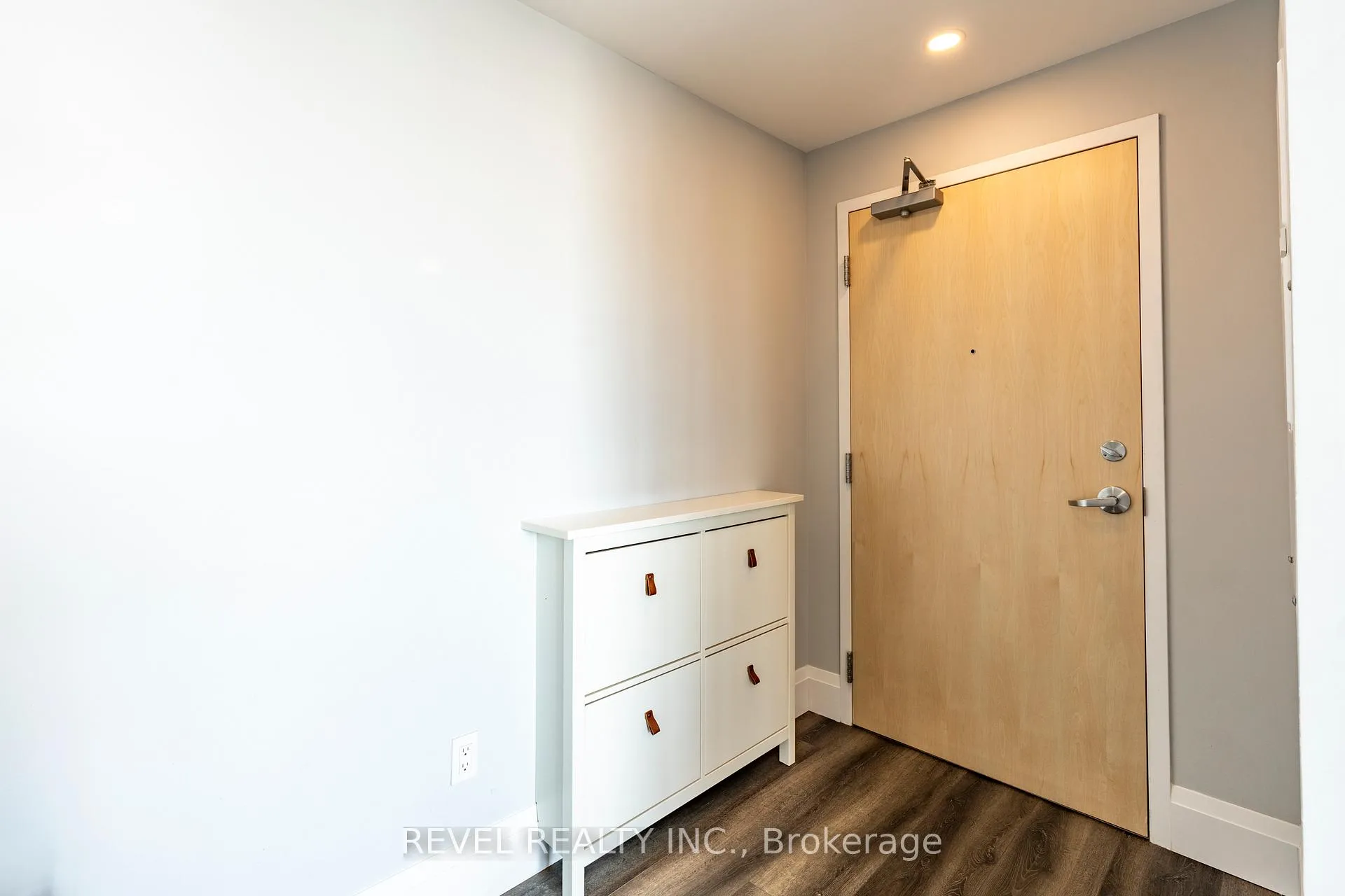 Photo 15 of Unit 5, 60 Charles Street W, Kitchener — HOMEH